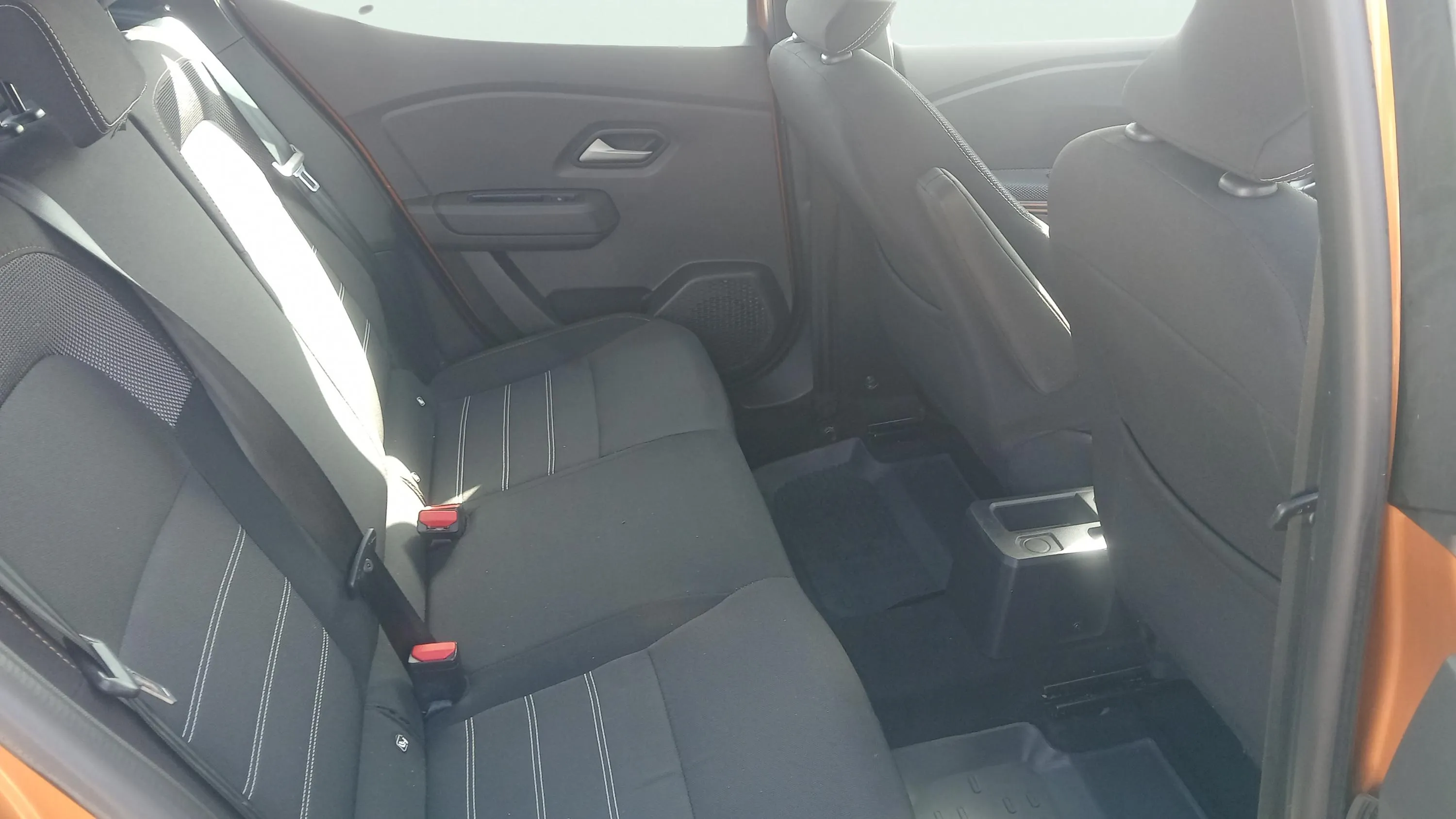 Dacia Sandero Stepway Essential TCe (90V) - foto 18