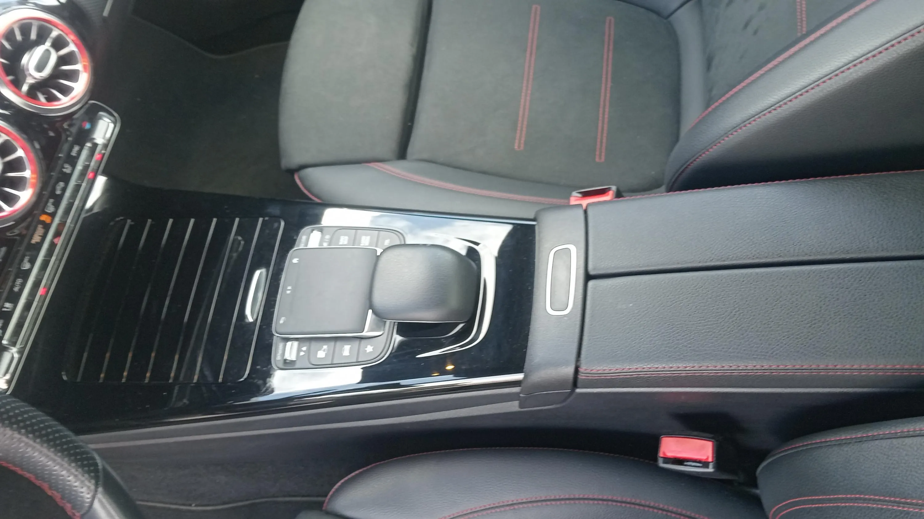Mercedes-Benz CLA 200 - foto 21