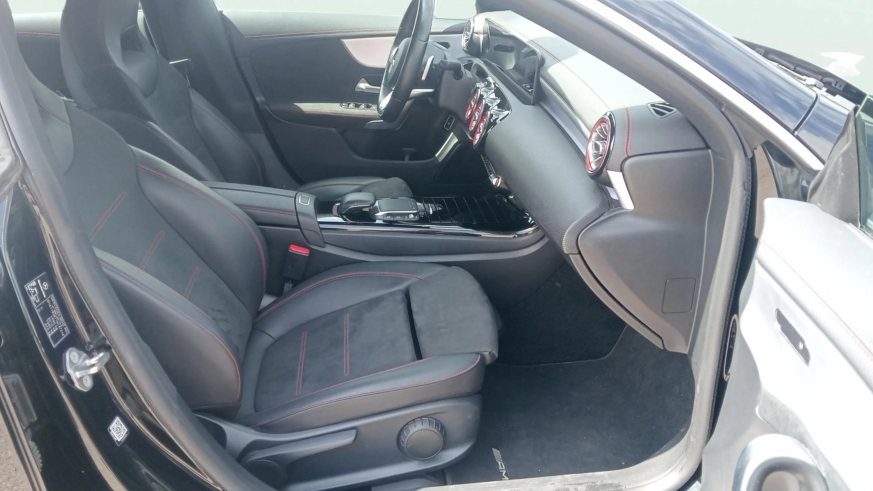 Mercedes-Benz CLA 200 - foto 16