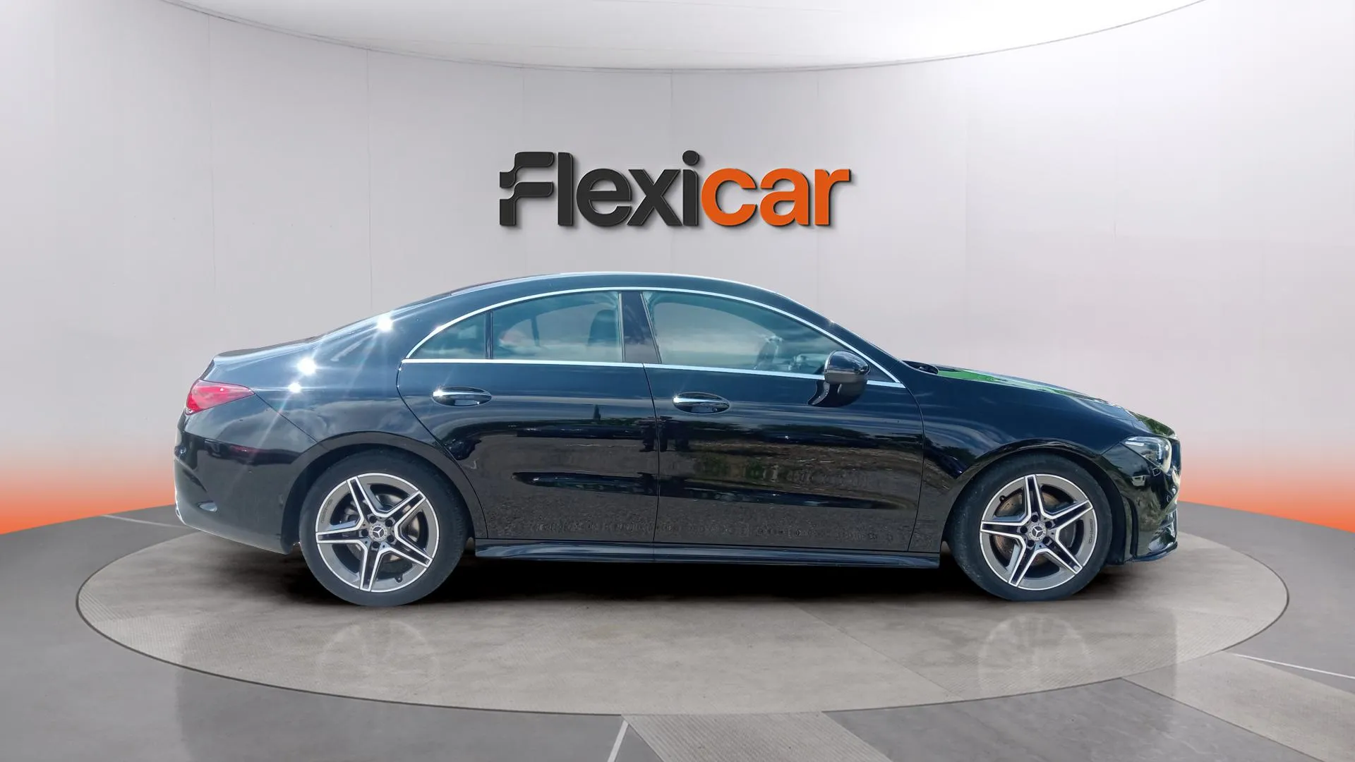 Mercedes-Benz CLA 200 - foto 12