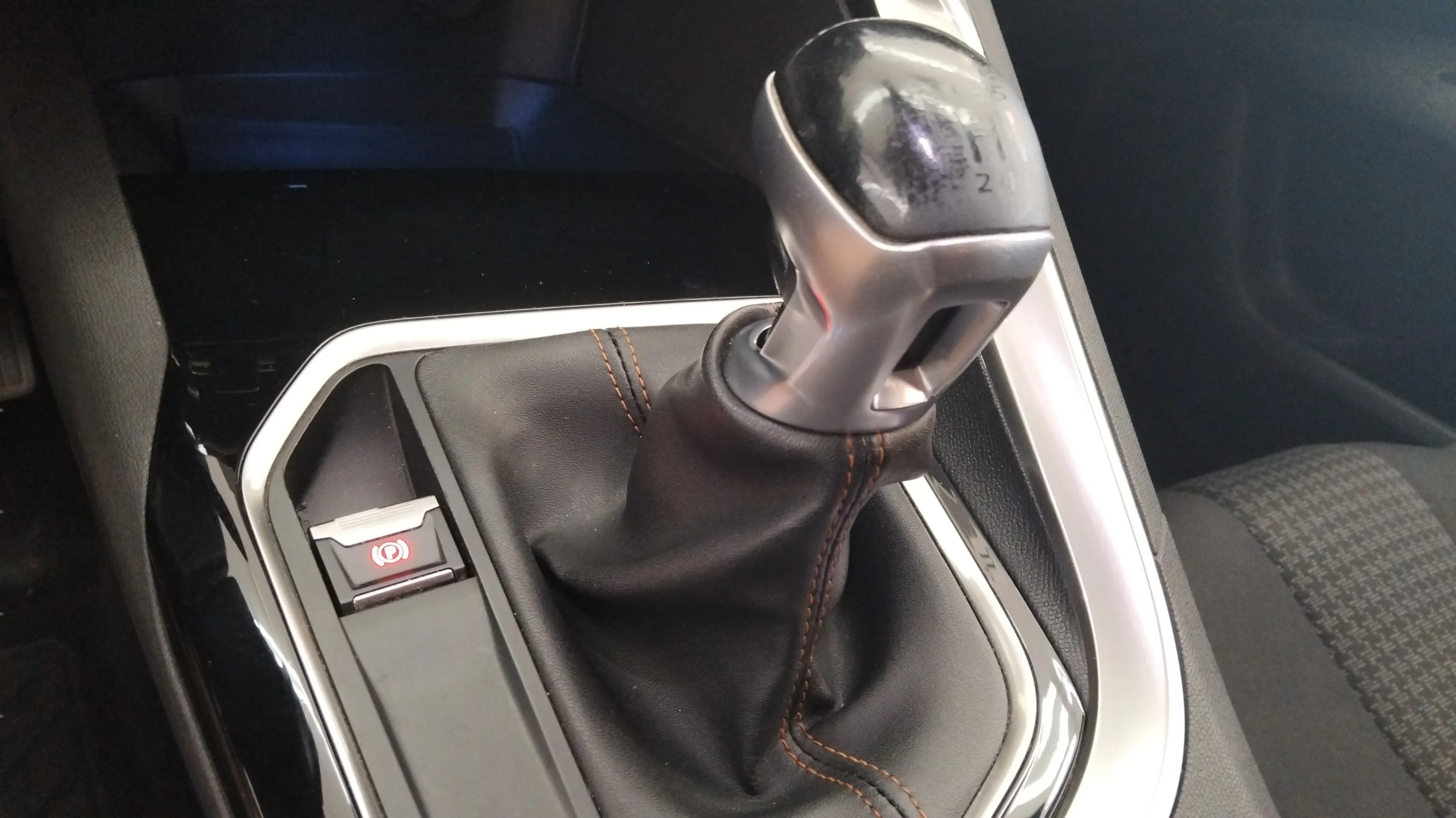Peugeot 5008 Active 1.6L BlueHDi - foto 23