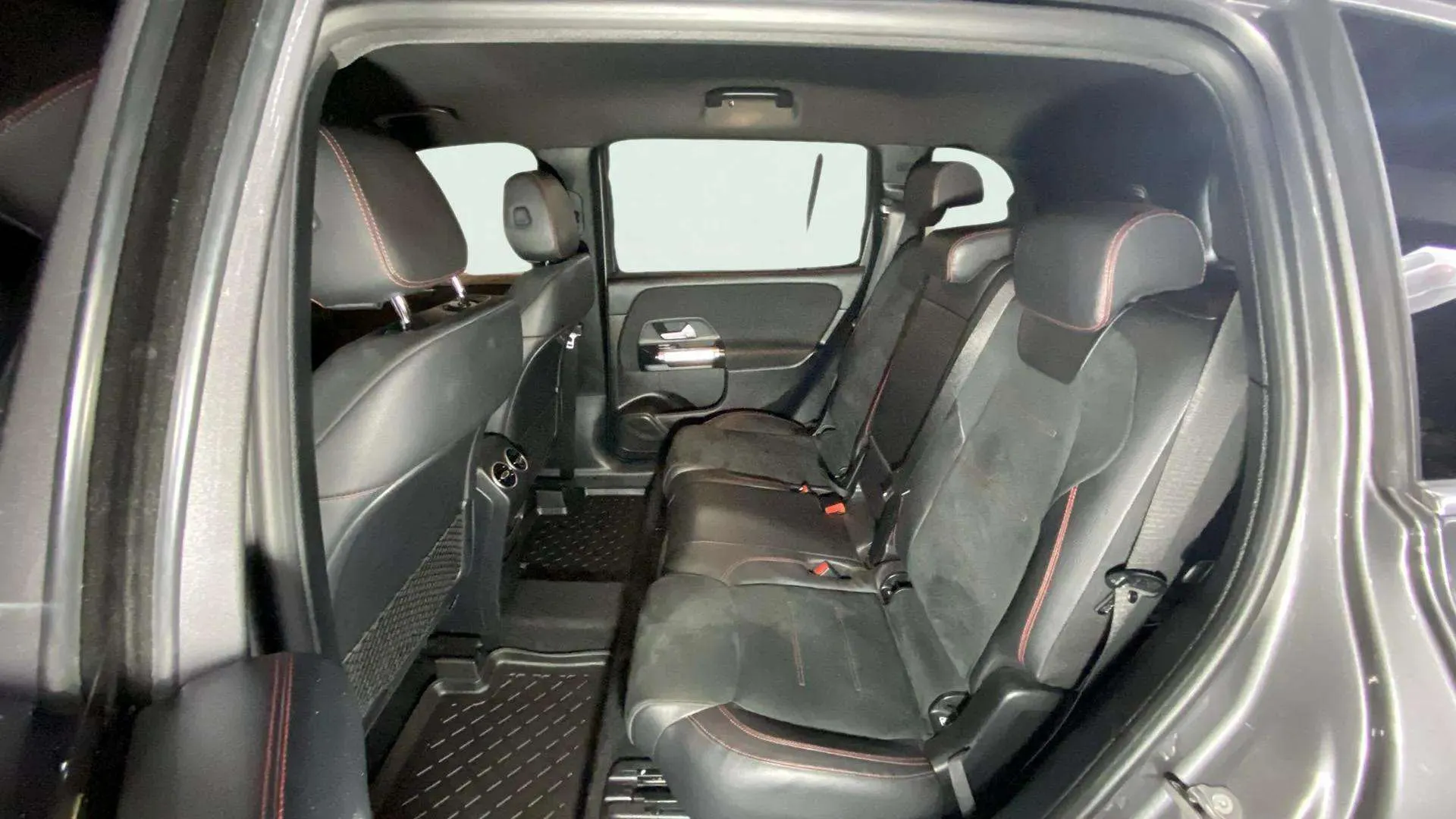 Mercedes-Benz GLB 2.0 GLB 220 D 4MATIC DCT - foto 33