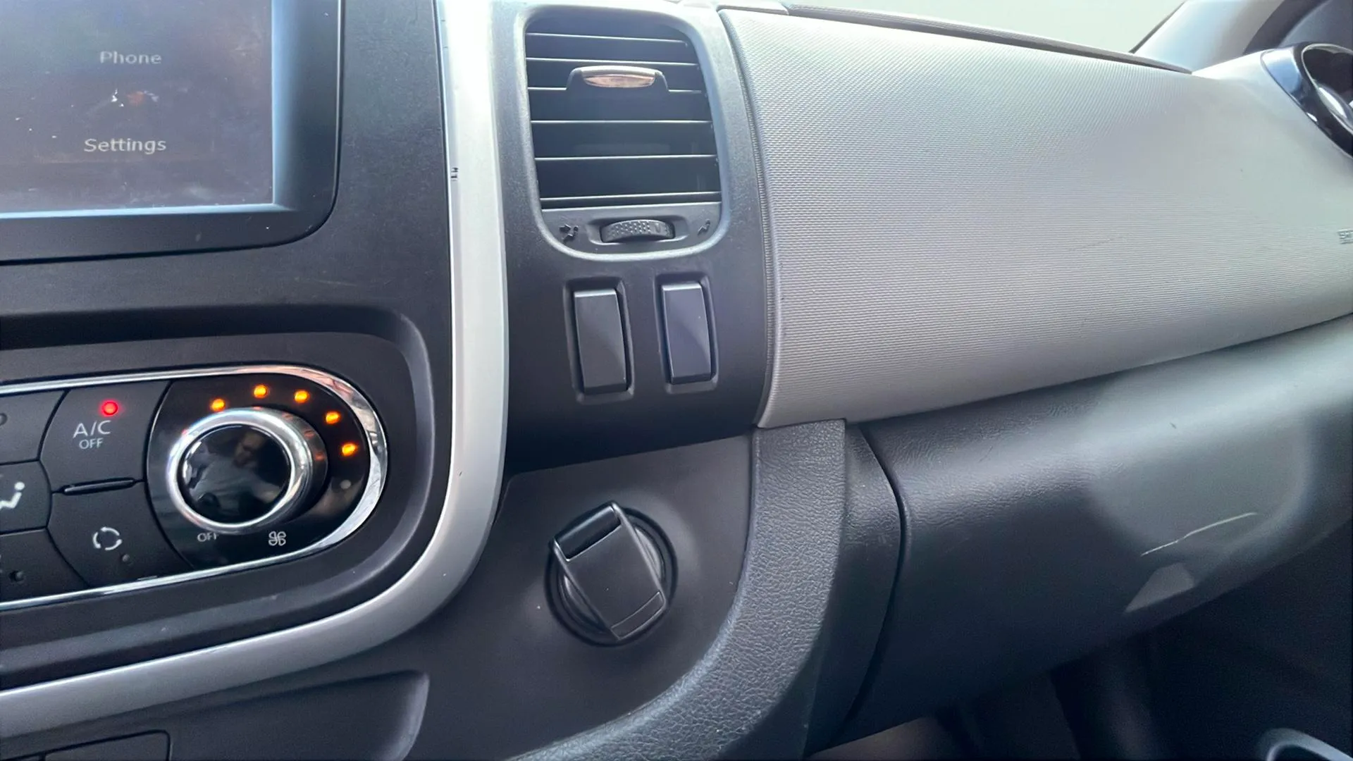 Nissan NV300 - foto 27