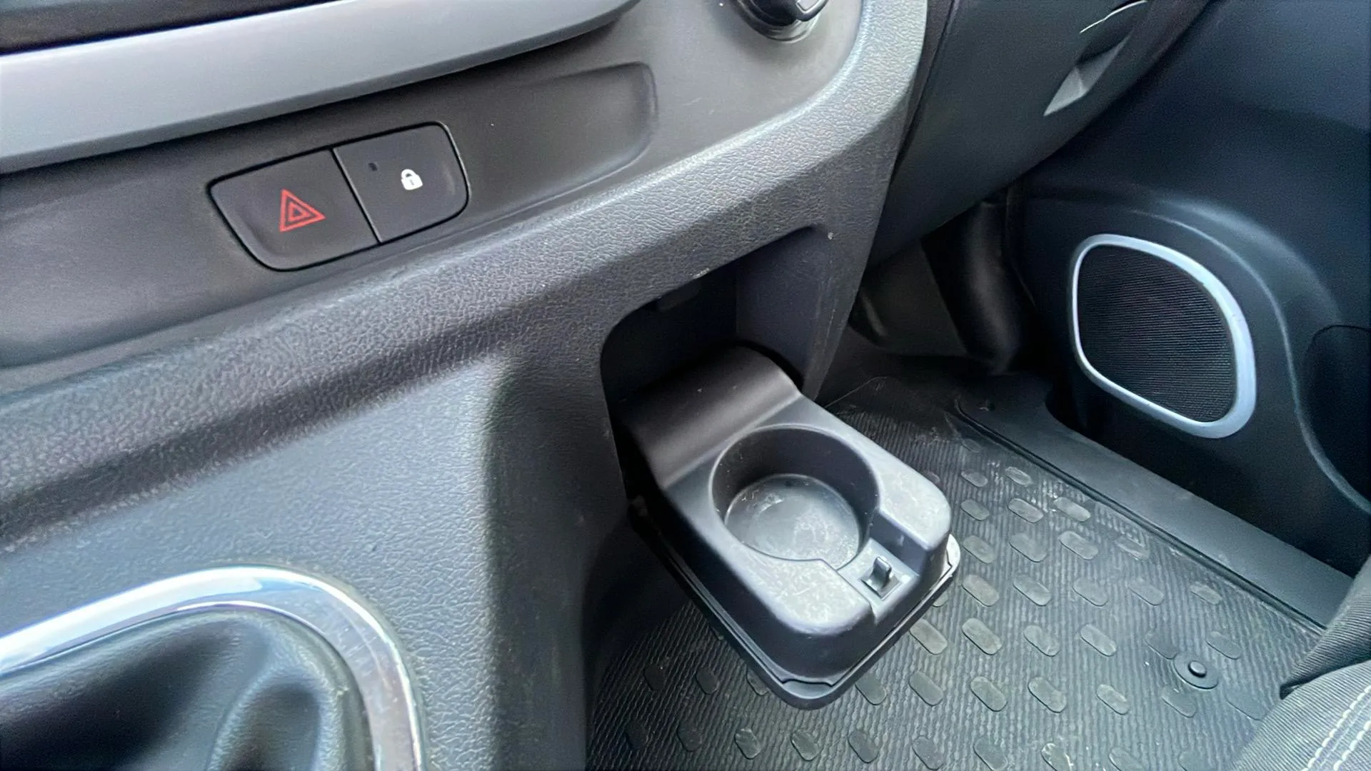 Nissan NV300 - foto 31