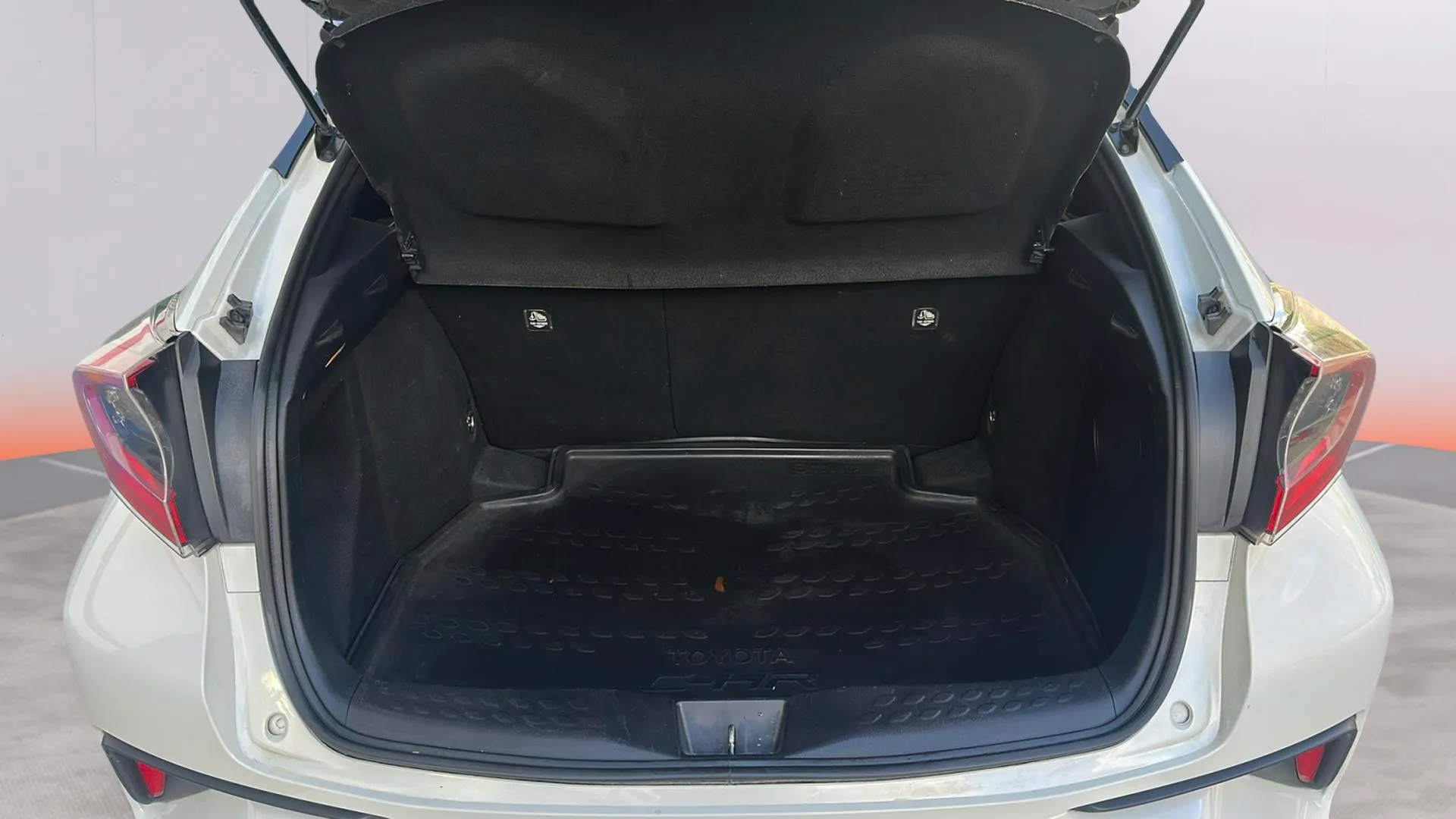 Toyota C-HR 1.8 125H Advance - foto 18