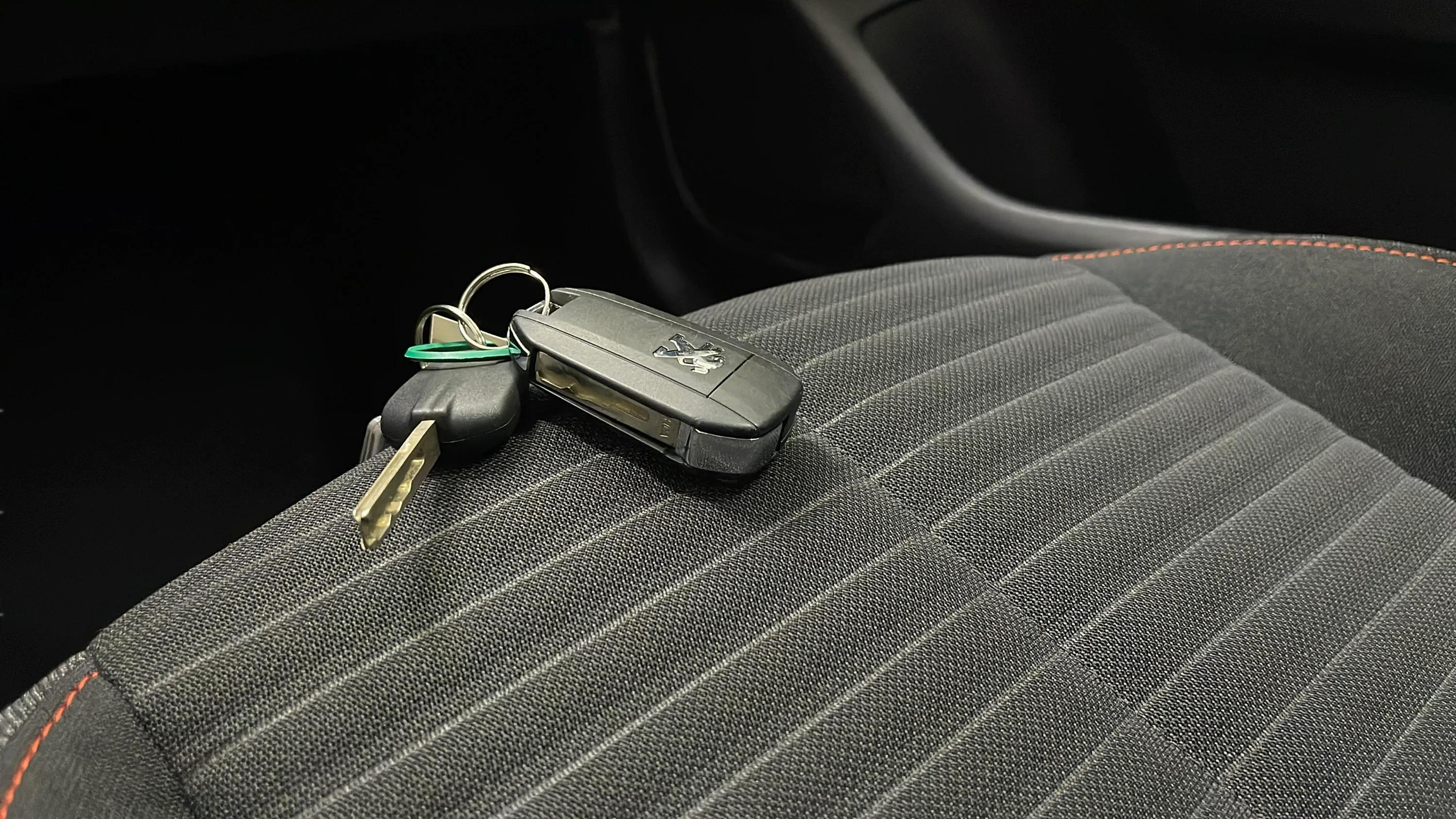 Peugeot 208 Active PureTech 100 - foto 19