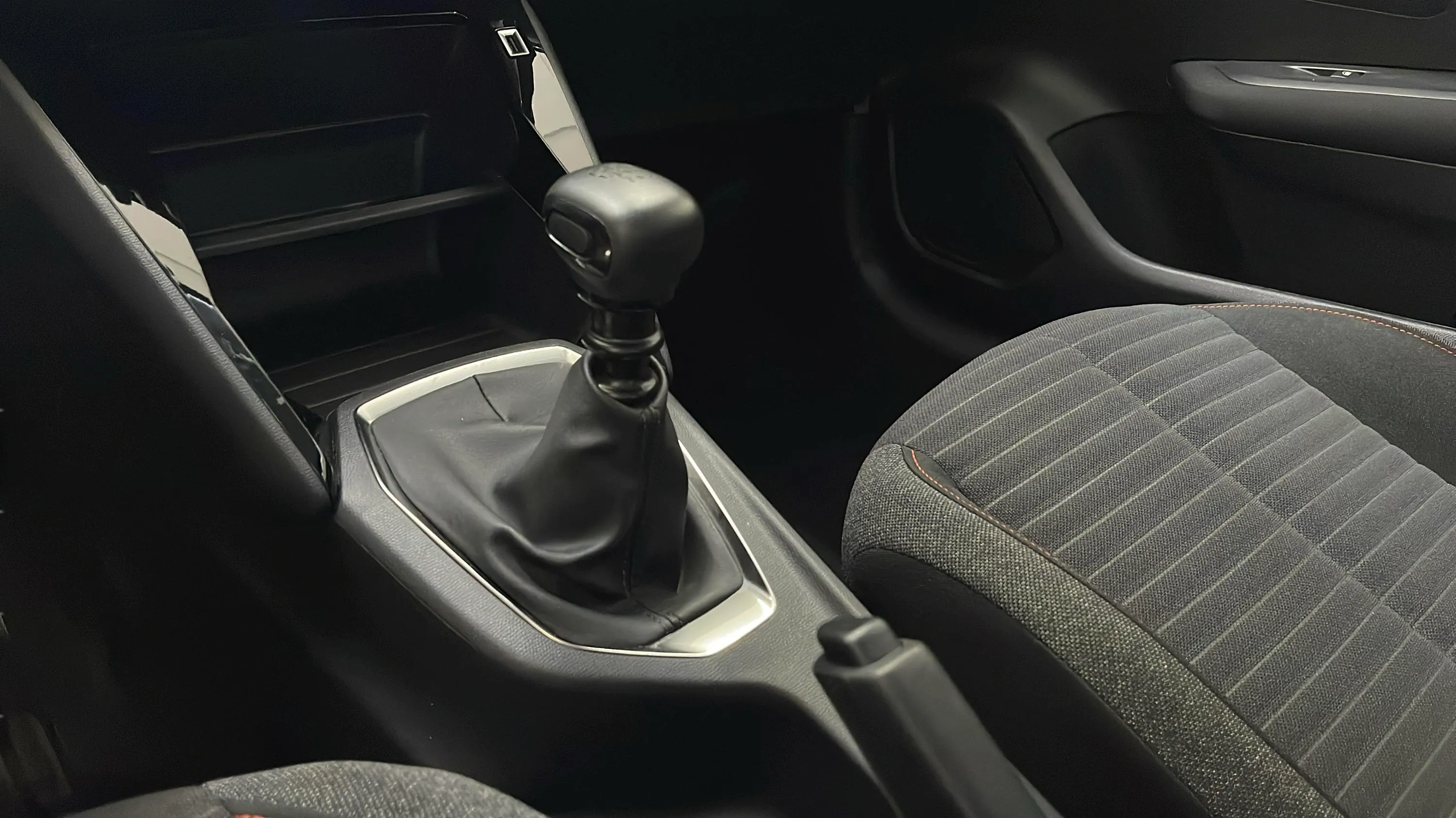 Peugeot 208 Active PureTech 100 - foto 17