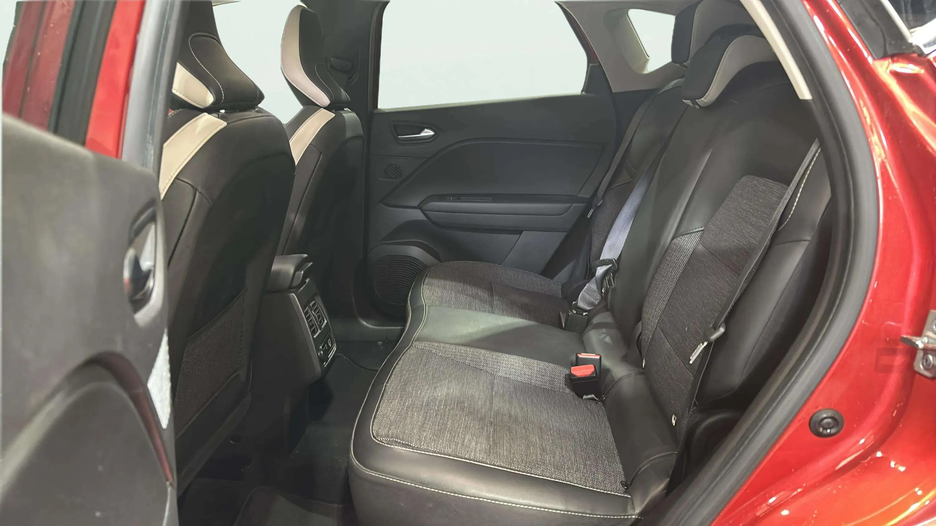 Renault Captur techno TCe - foto 18