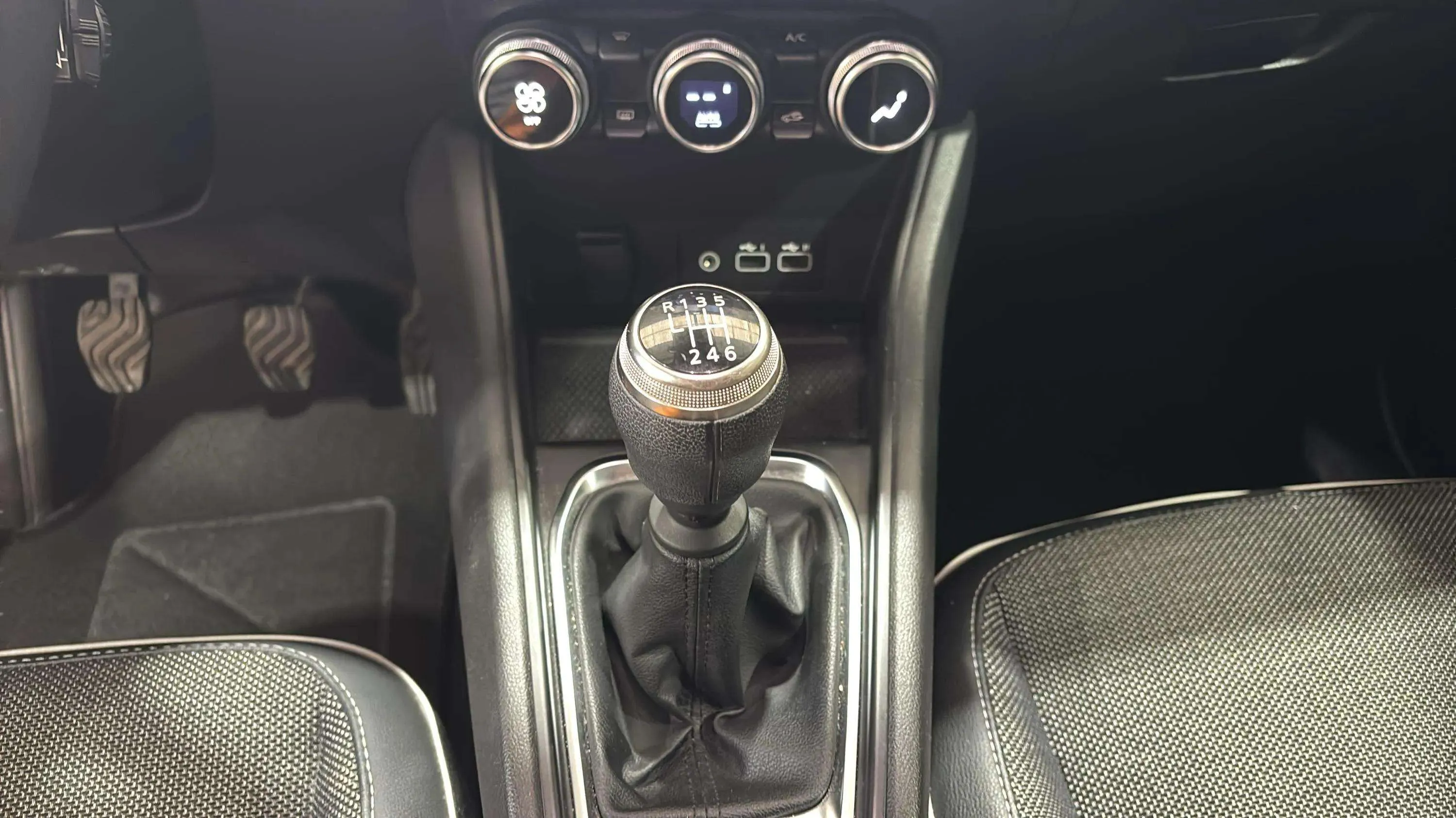 Renault Captur techno TCe - foto 15