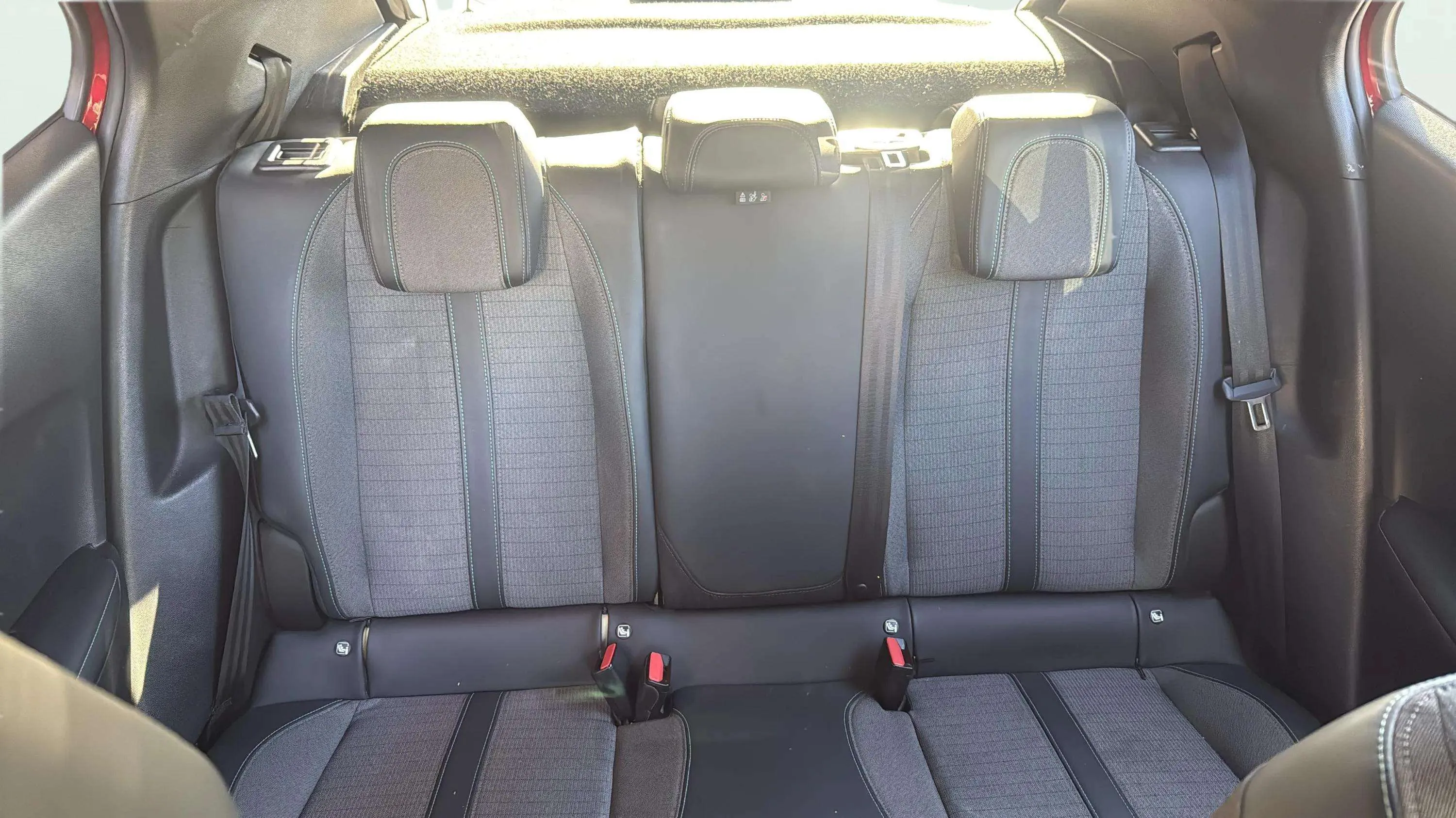 Peugeot 2008 Allure Pack PureTech 130 EAT8 - foto 23