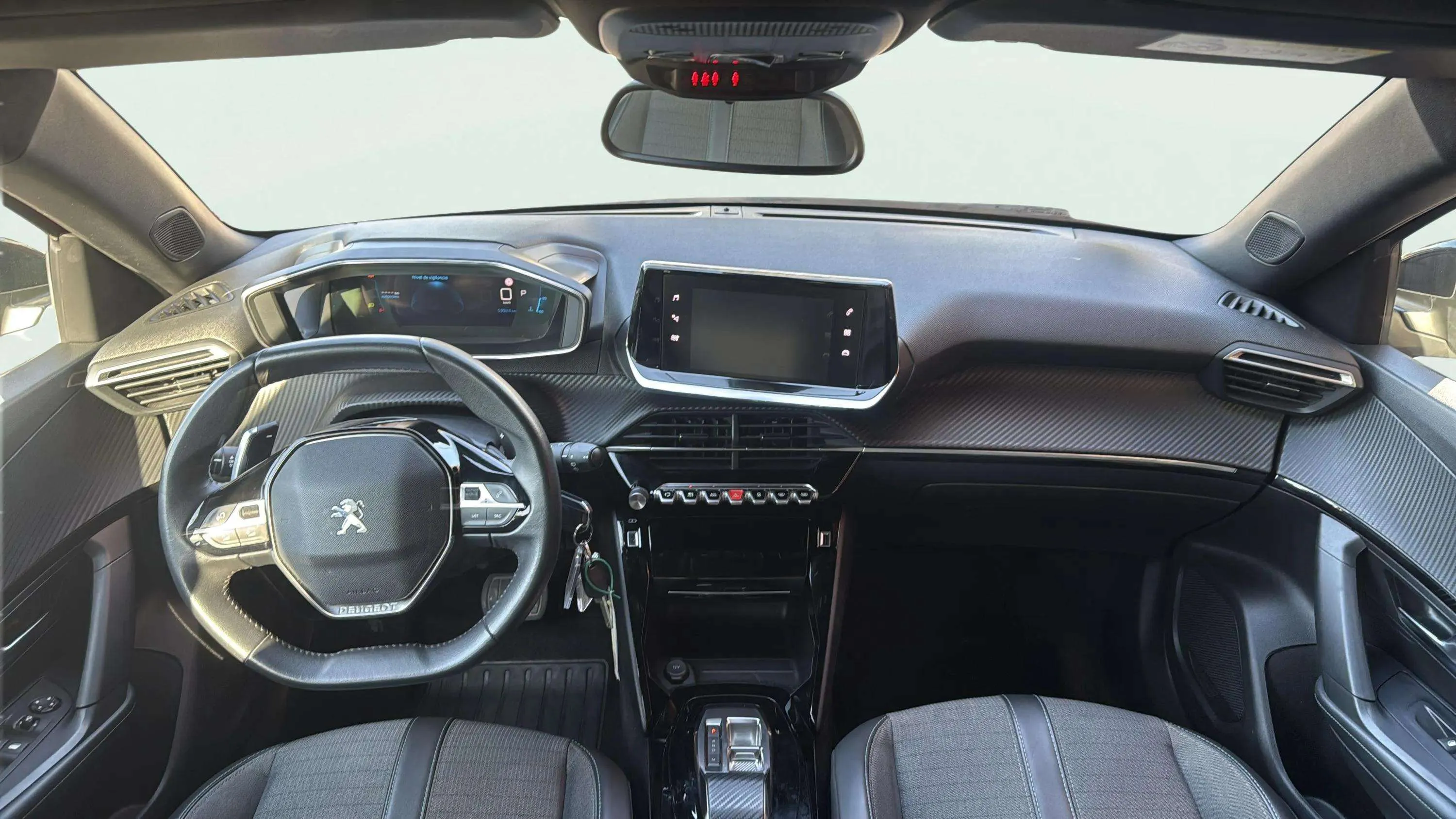 Peugeot 2008 Allure Pack PureTech 130 EAT8 - foto 13