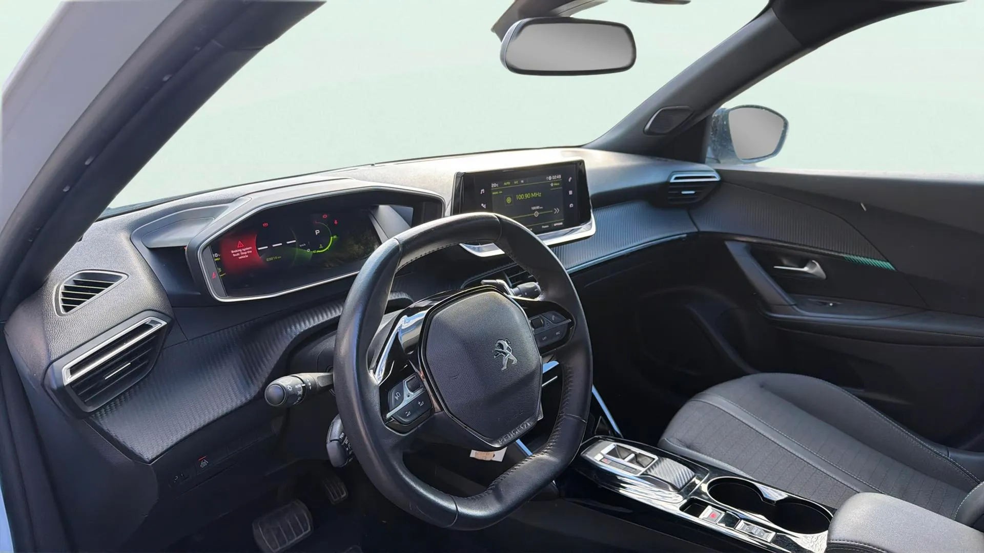 Peugeot 2008 Allure Pack PureTech 130 EAT8 - foto 8