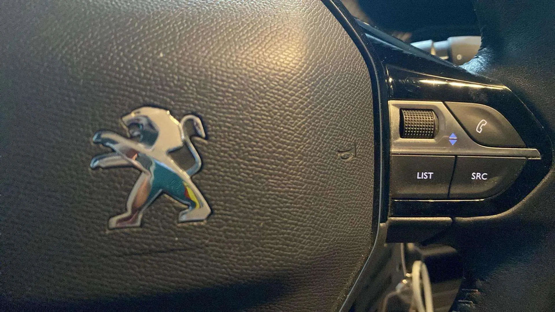 Peugeot 208 Active PureTech 100 - foto 12
