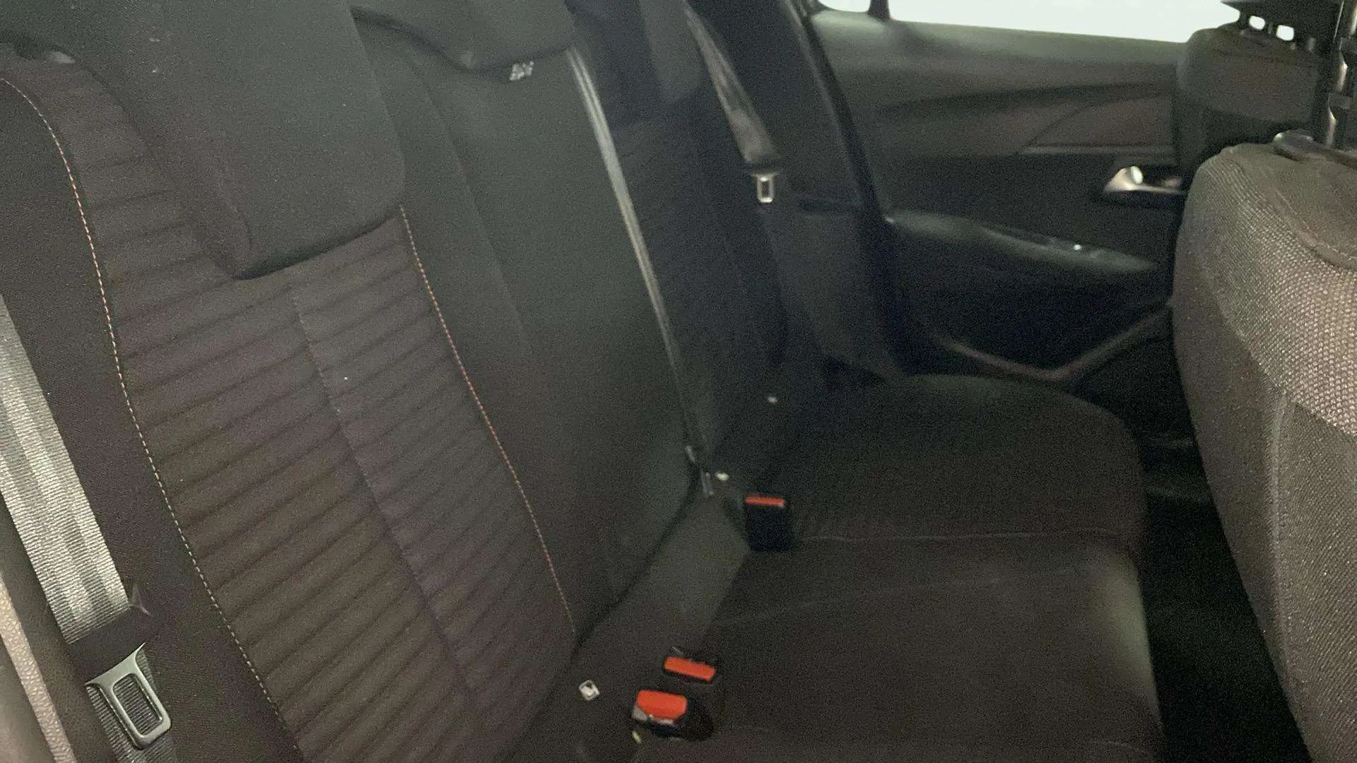 Peugeot 208 Active PureTech 100 - foto 24