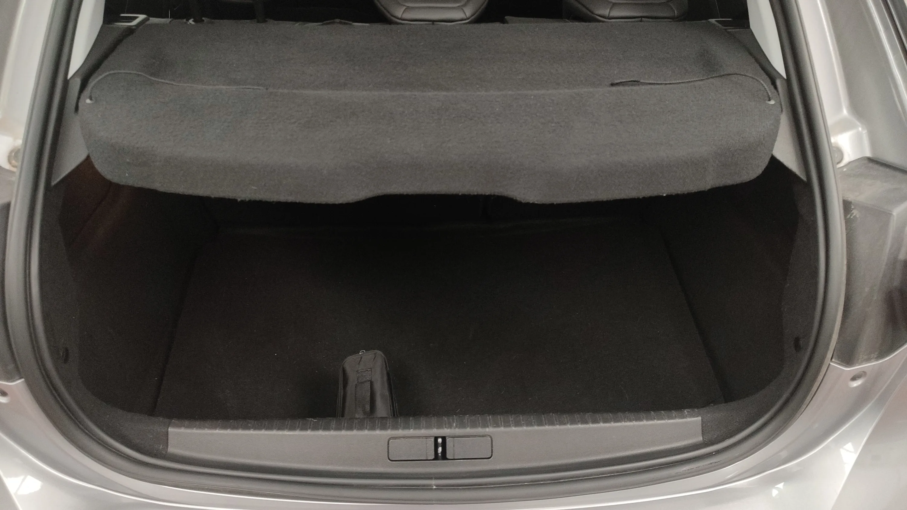 Opel Corsa 1.2T XHL Elegance - foto 21
