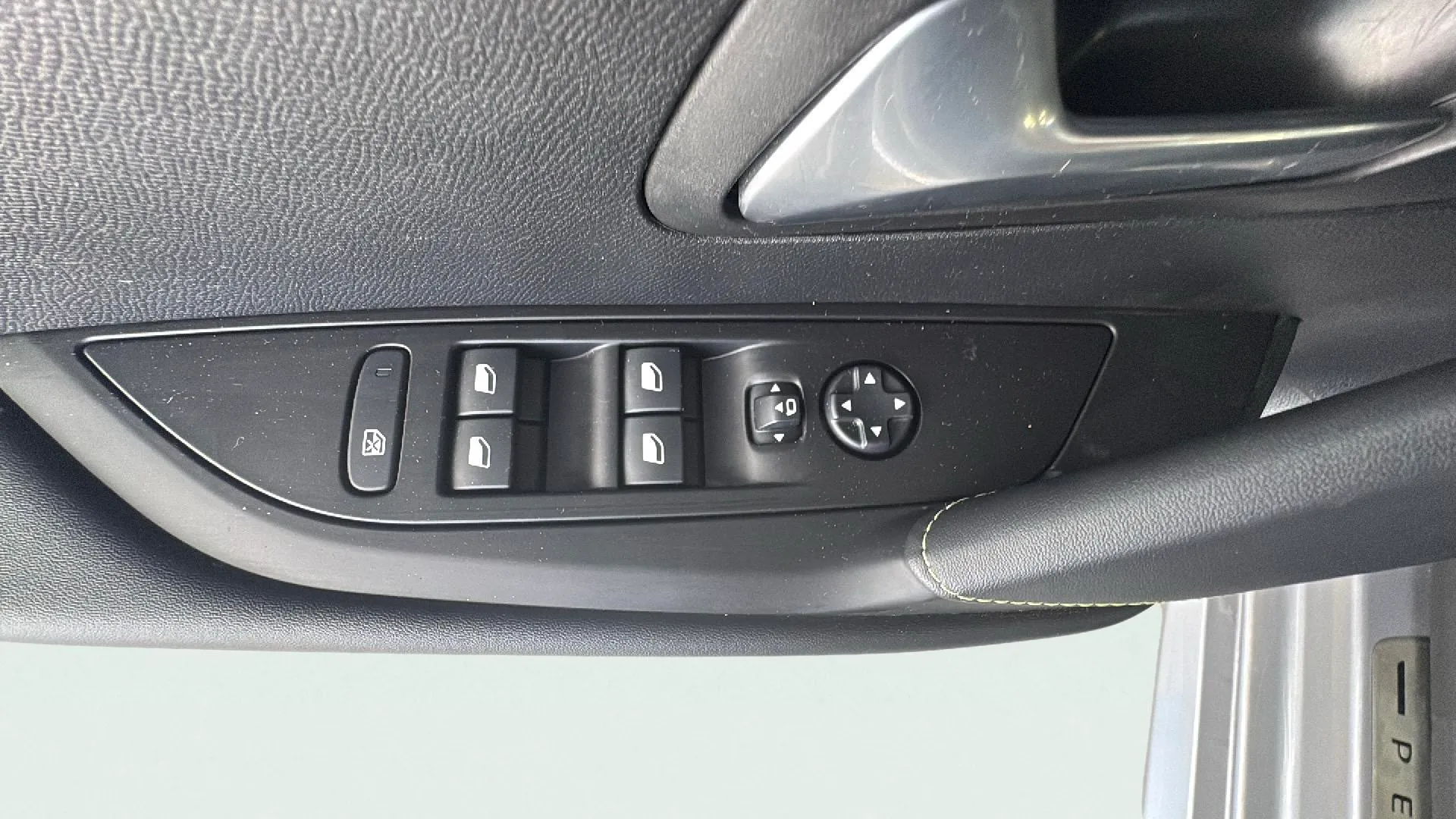 Peugeot 208 PureTech GT Pack - foto 25