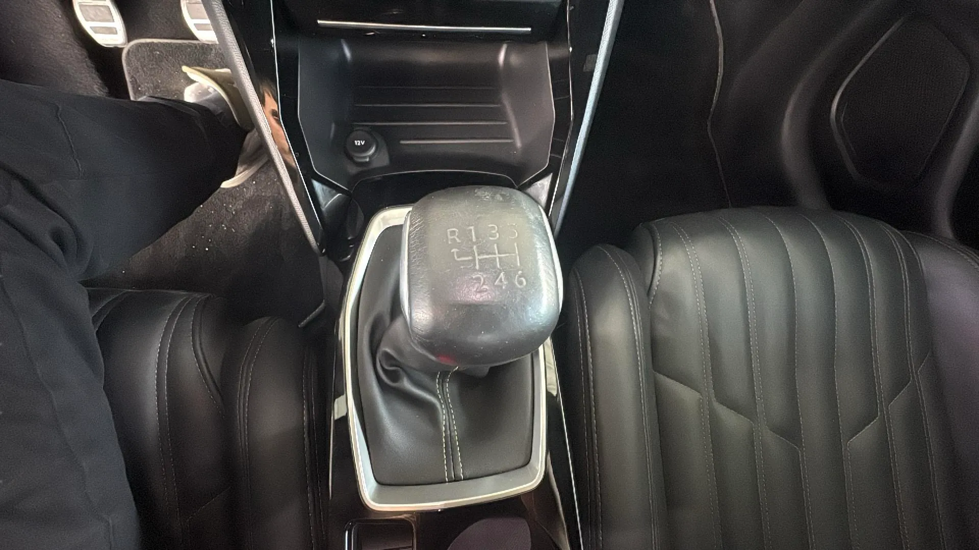 Peugeot 208 PureTech GT Pack - foto 20
