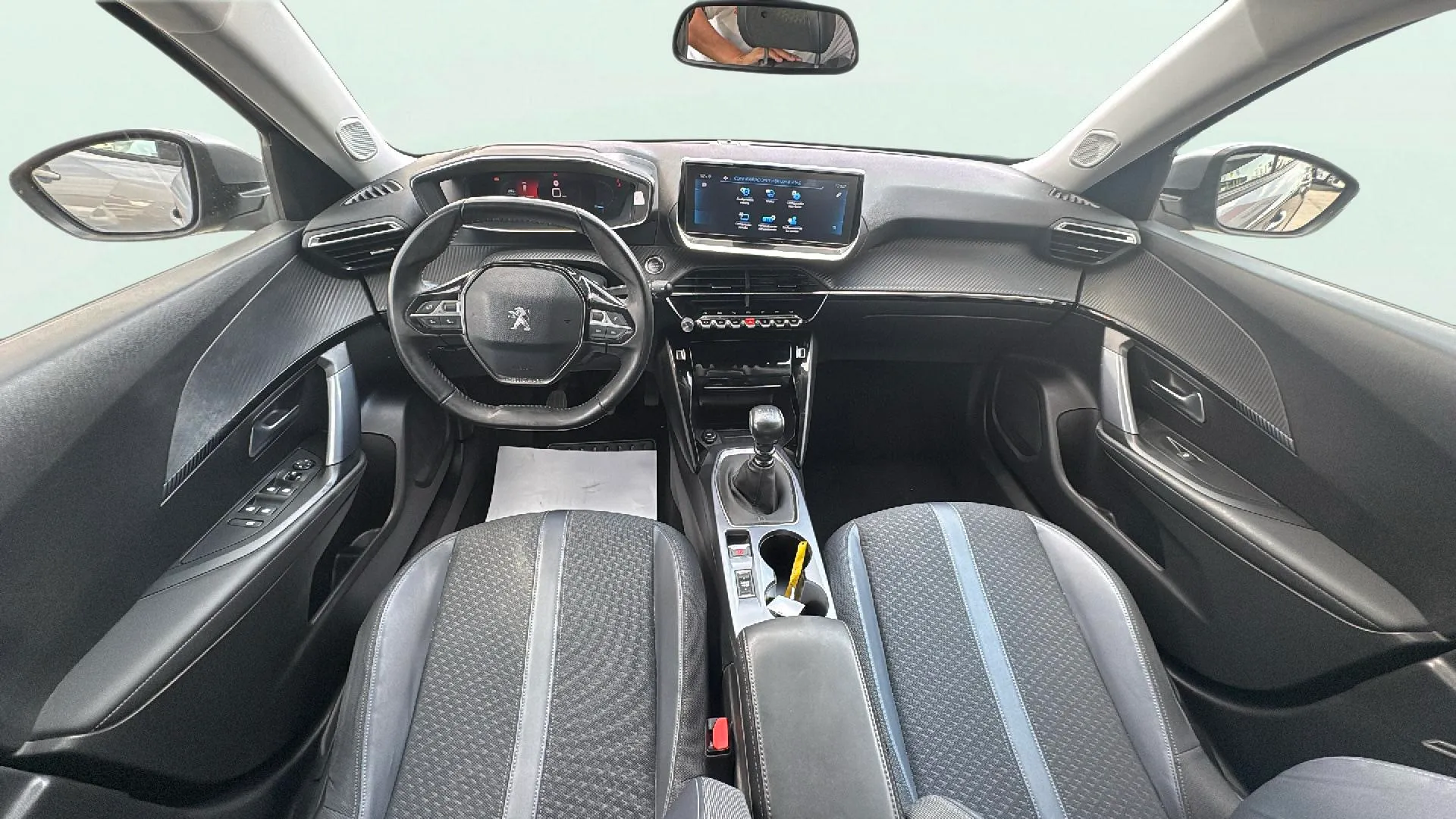 Peugeot 2008 Allure Pack PureTech 130 BVM6 - foto 13