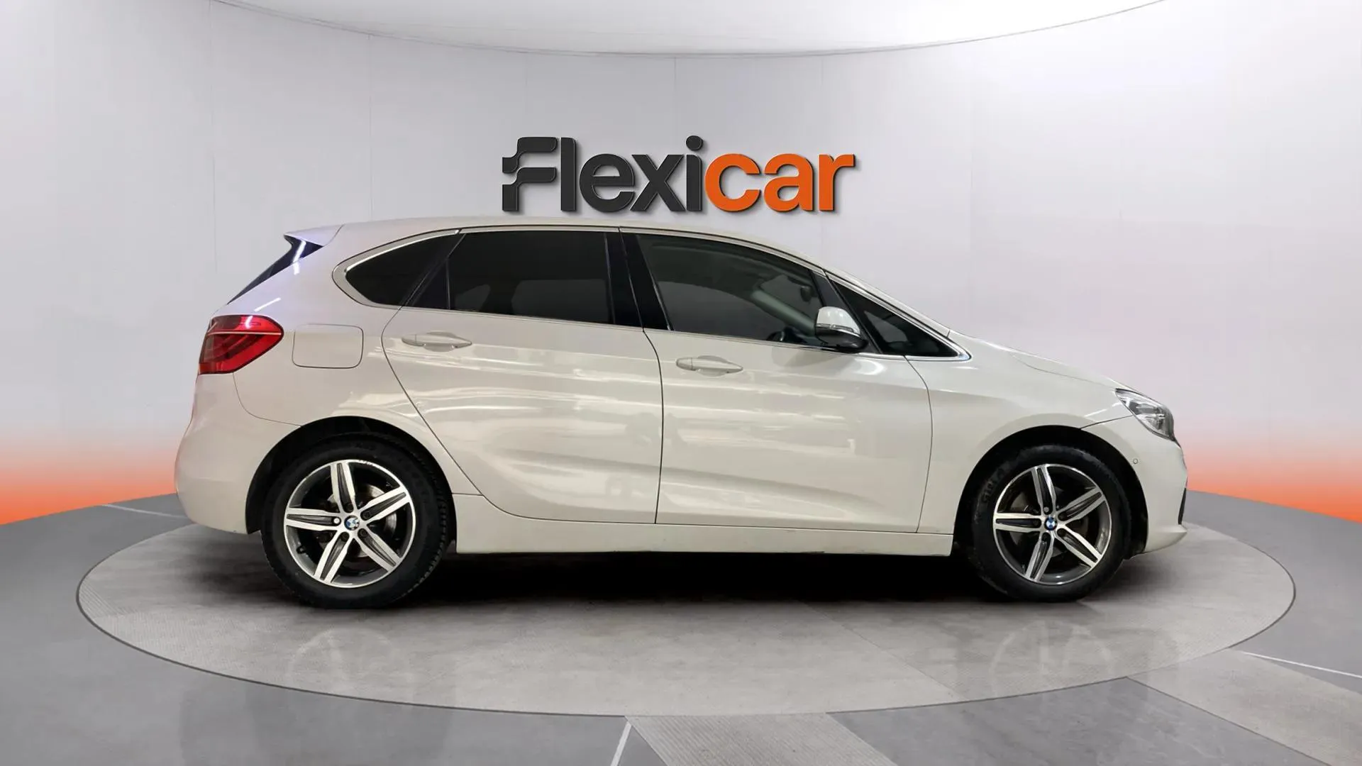 BMW Serie 2 Active Tourer 218d - foto 8