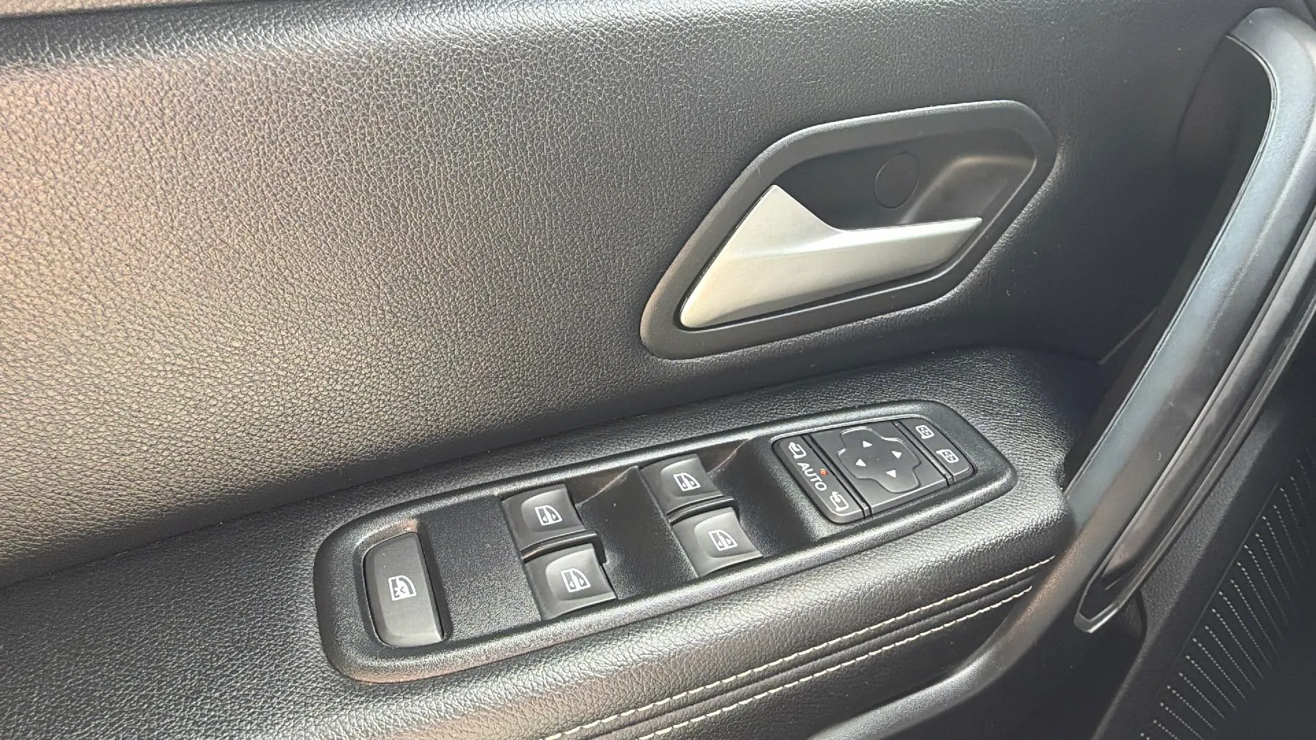 Dacia Duster Expression TCe 4x2 - foto 18
