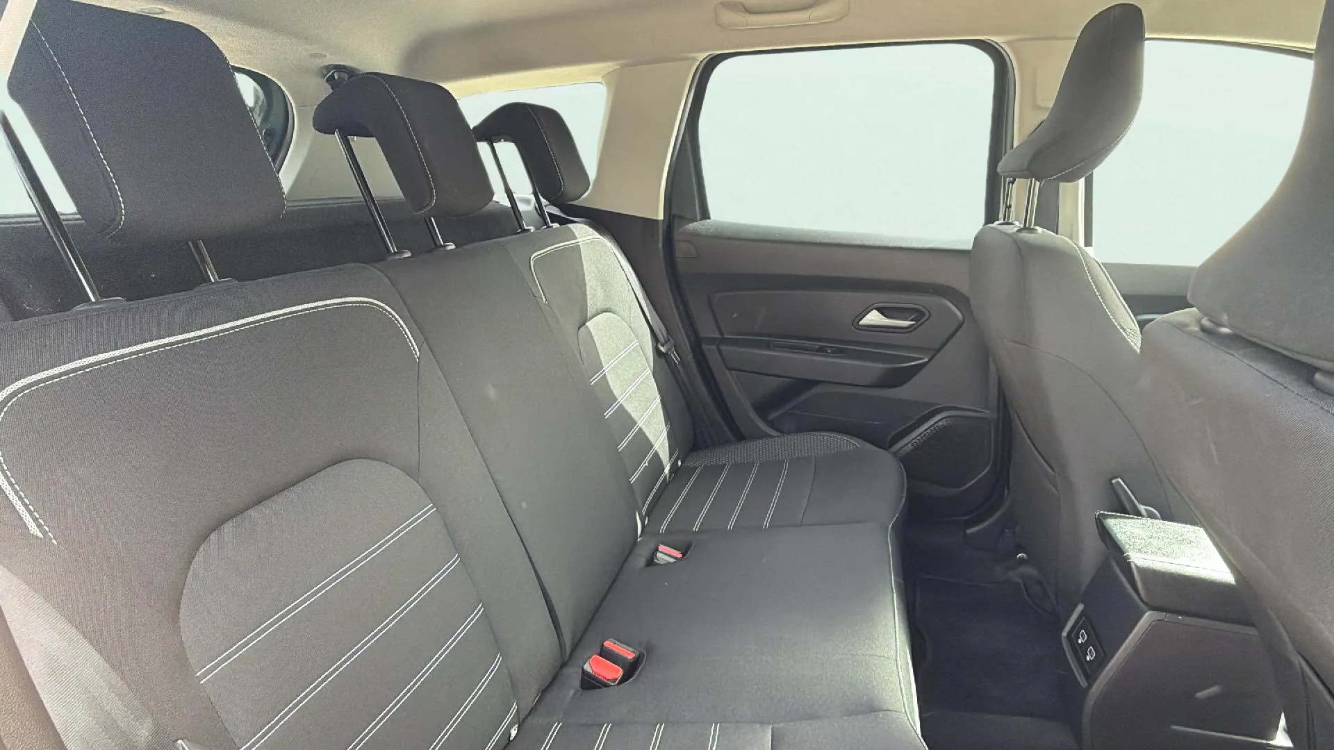 Dacia Duster Expression TCe 4x2 - foto 14