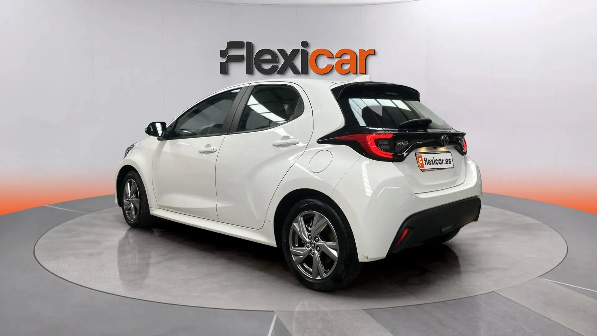 Toyota Yaris 1.5 120H Active Plus - foto 5