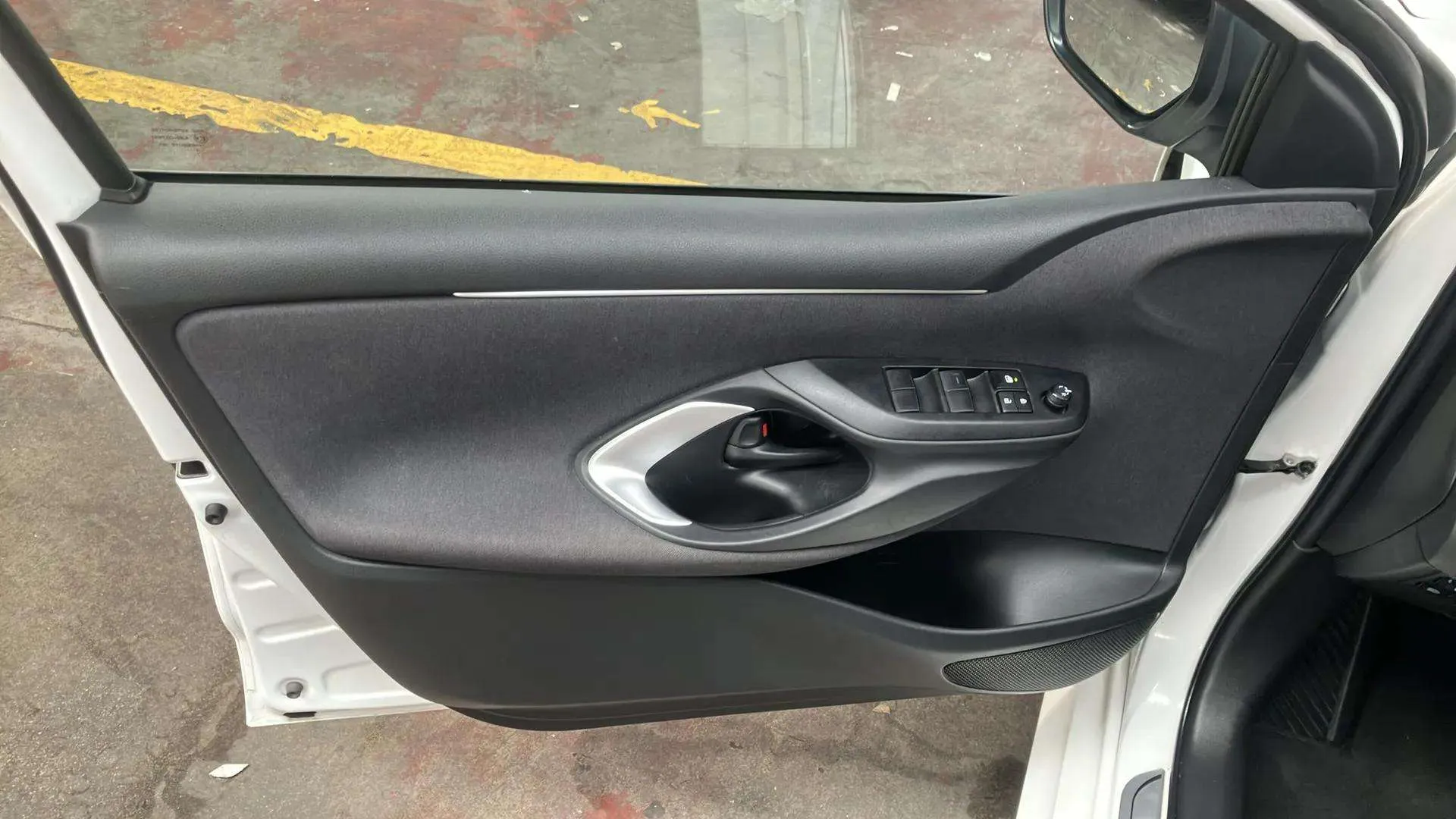Toyota Yaris 1.5 120H Active Plus - foto 17