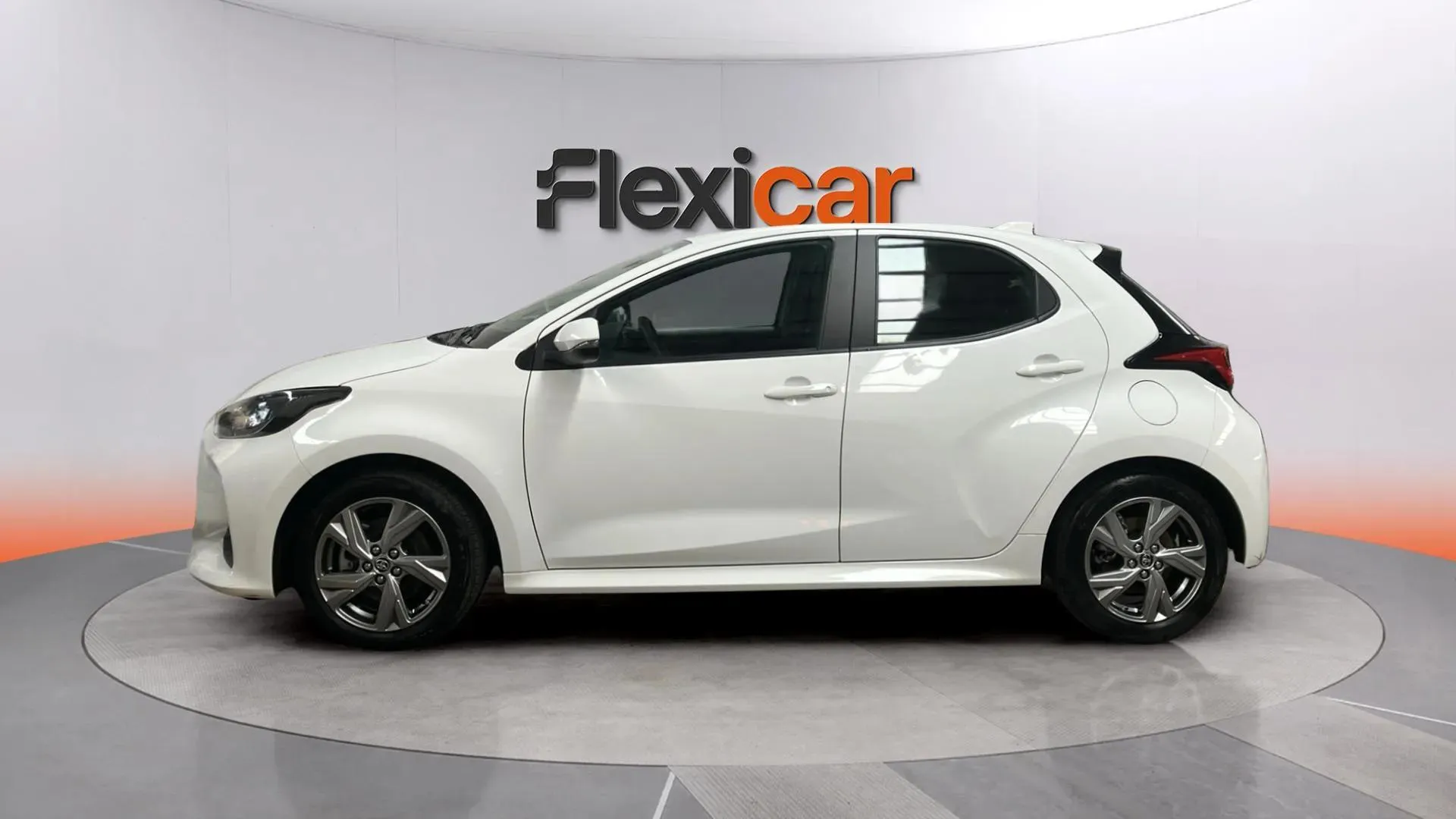 Toyota Yaris 1.5 120H Active Plus - foto 4