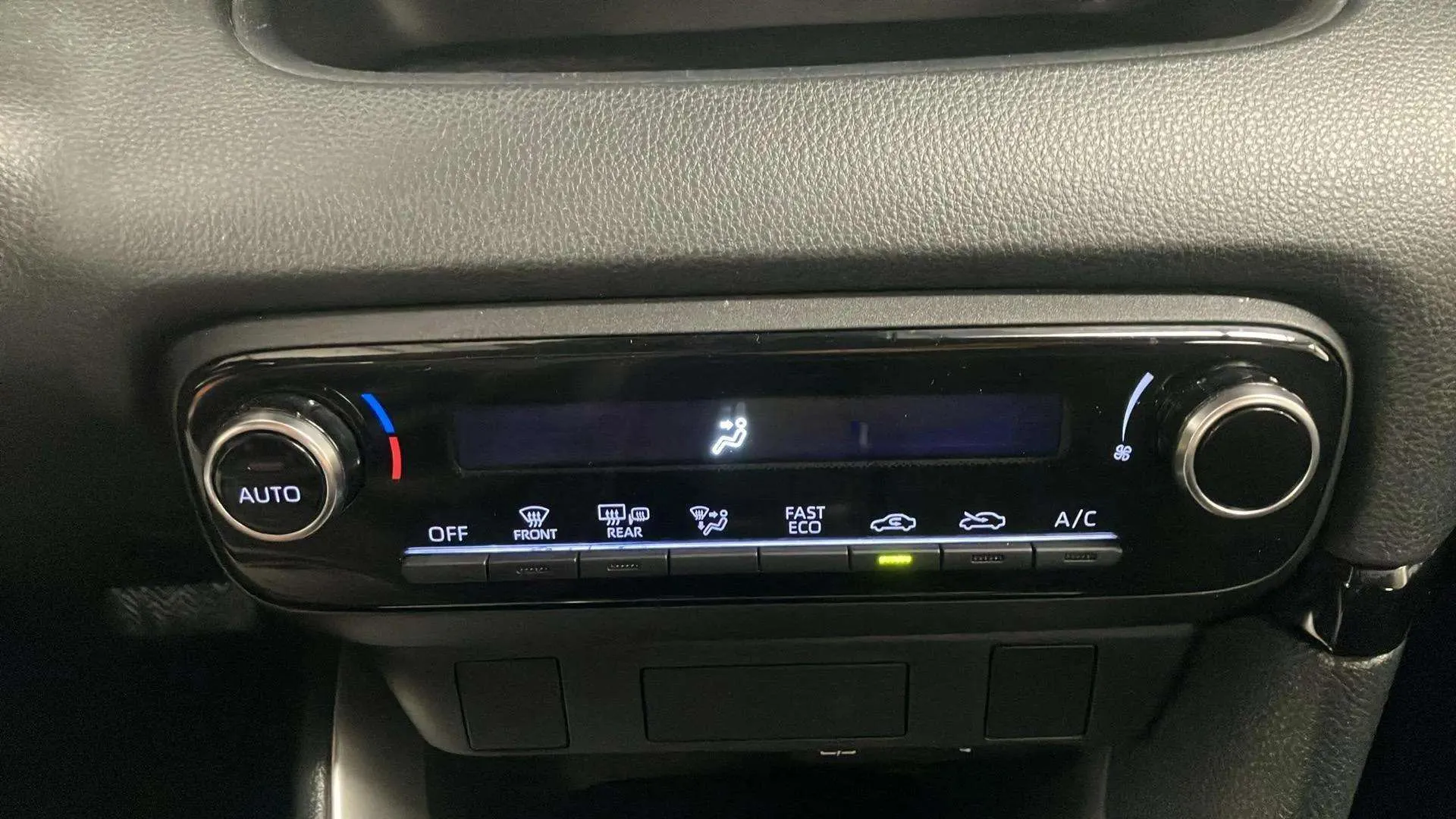 Toyota Yaris 1.5 120H Active Plus - foto 19