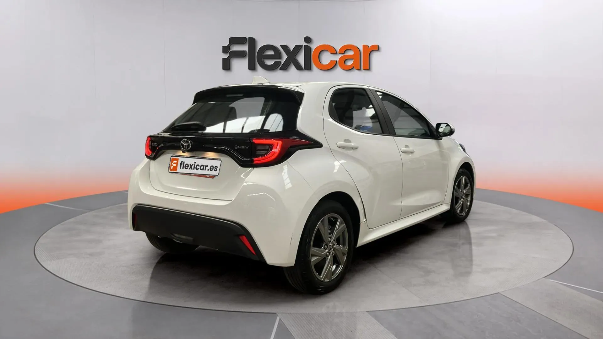Toyota Yaris 1.5 120H Active Plus - foto 7
