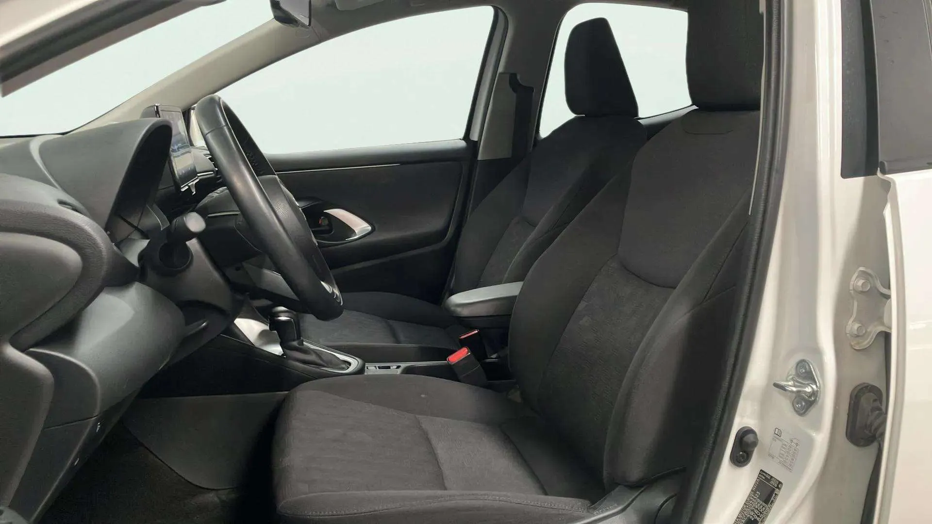 Toyota Yaris 1.5 120H Active Plus - foto 12