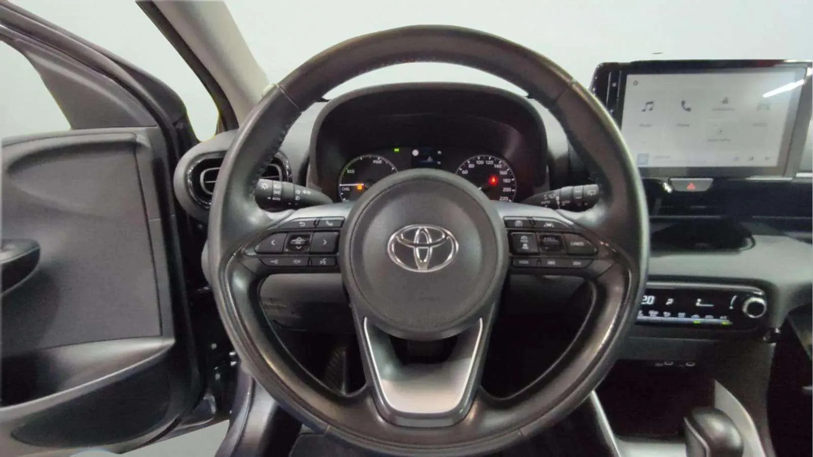 Toyota Yaris 1.5 120H Active Plus - foto 11