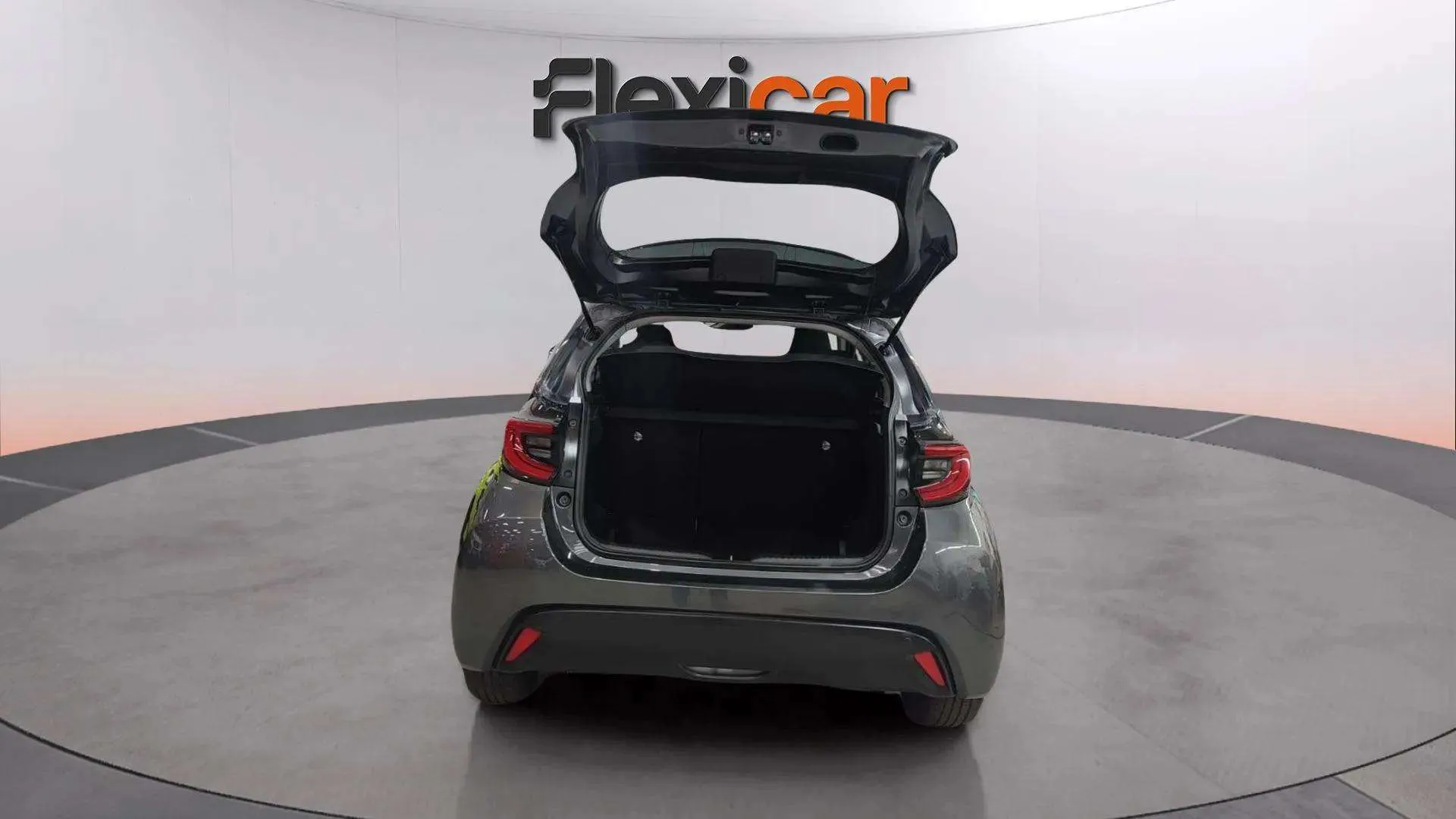 Toyota Yaris 1.5 120H Active Plus - foto 9