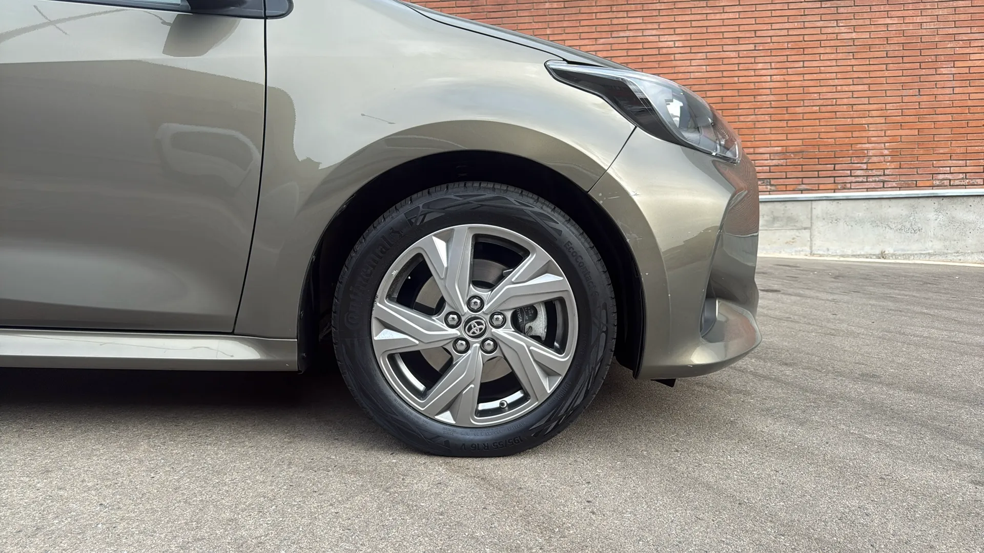 Toyota Yaris 1.5 120H Active Plus - foto 16