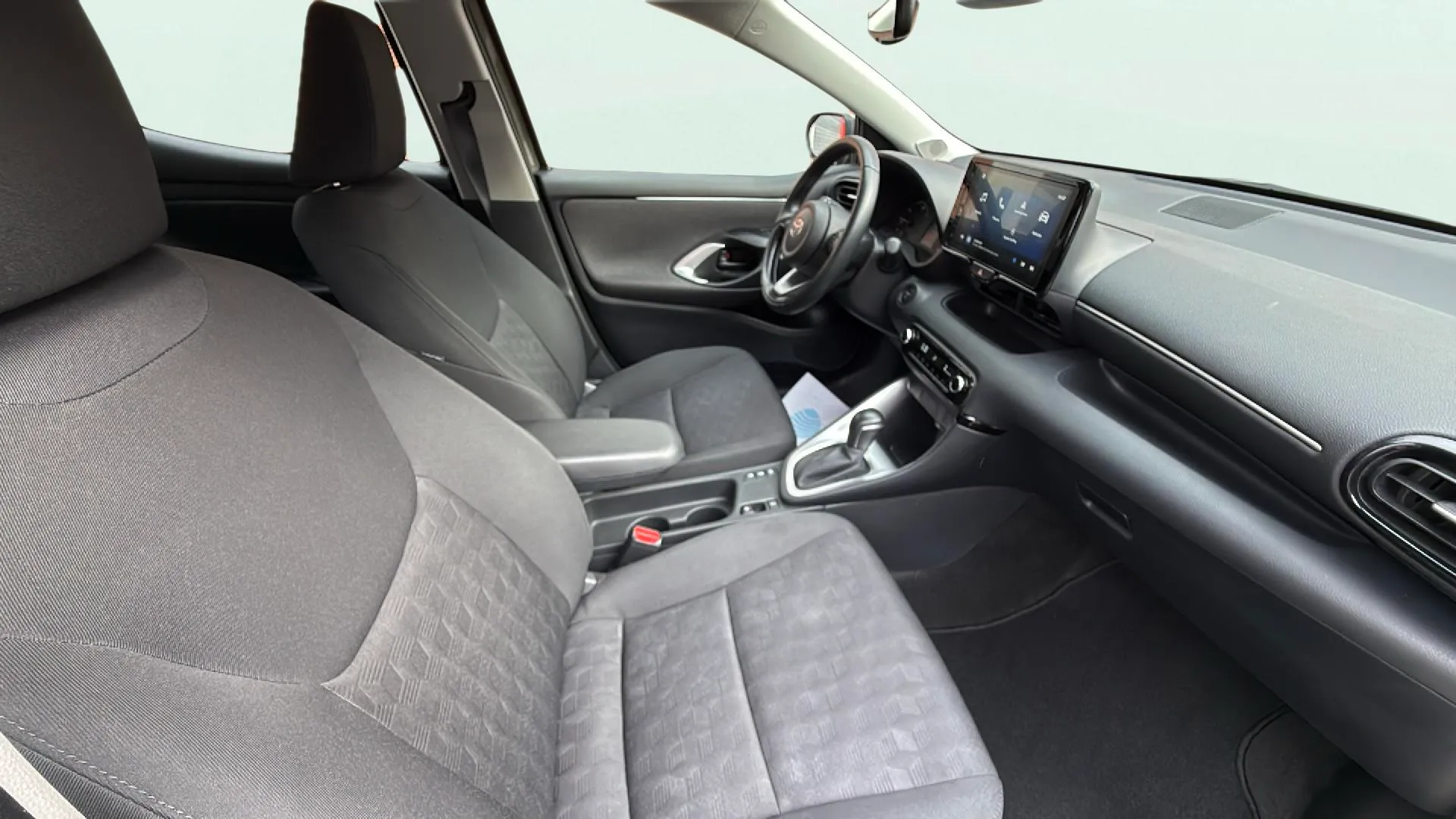 Toyota Yaris 1.5 120H Active Plus - foto 12