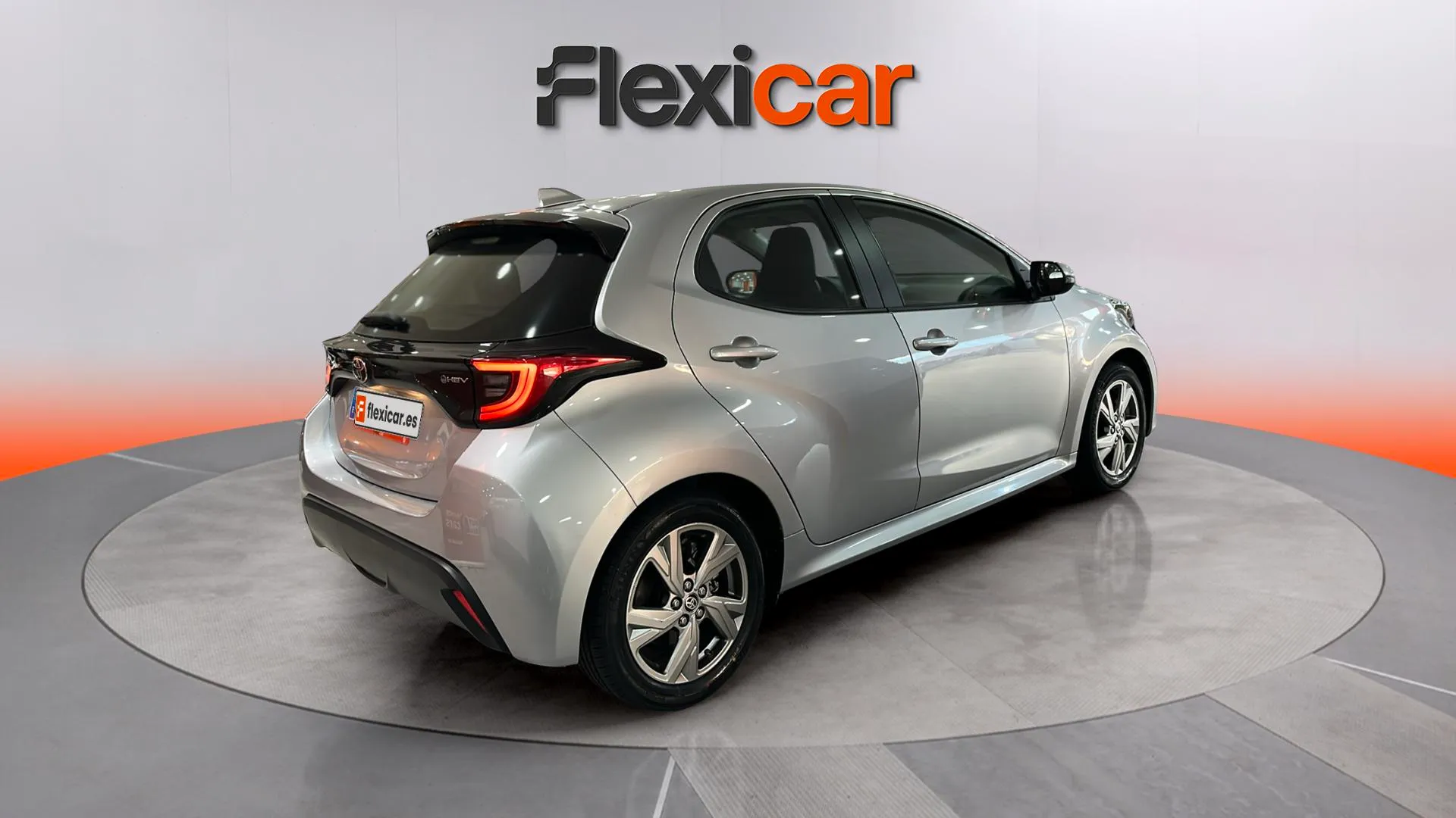Toyota Yaris 1.5 120H Active Plus - foto 7