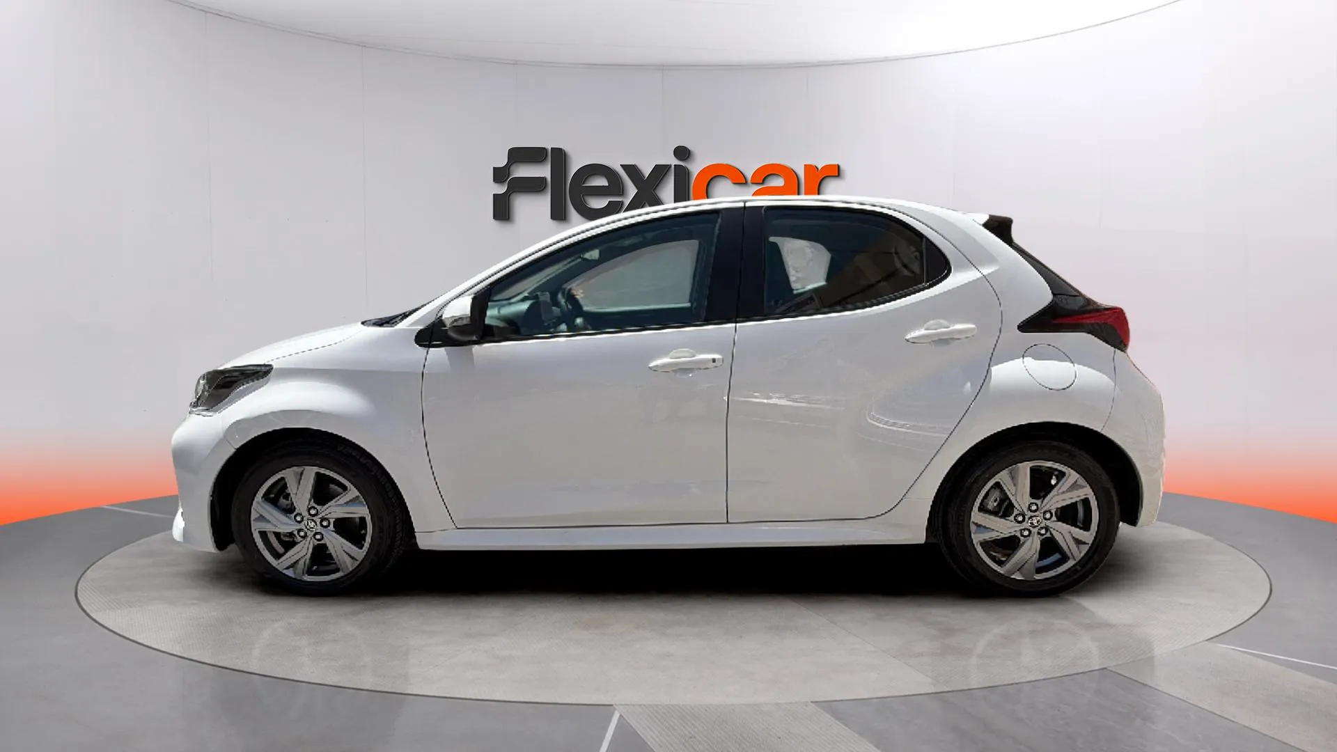 Toyota Yaris 1.5 120H Active Plus - foto 4