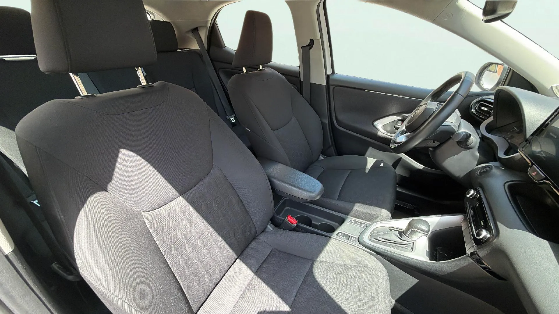Toyota Yaris 1.5 120H Active Plus - foto 16