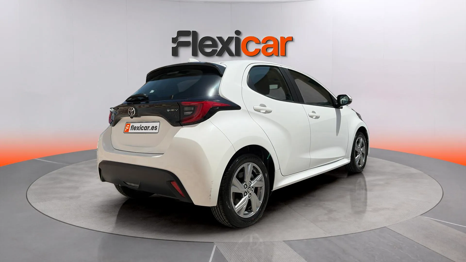 Toyota Yaris 1.5 120H Active Plus - foto 7