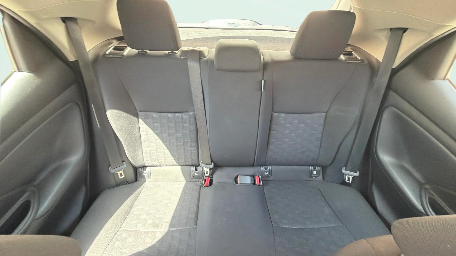 Toyota Yaris 1.5 120H Active Plus - foto 18