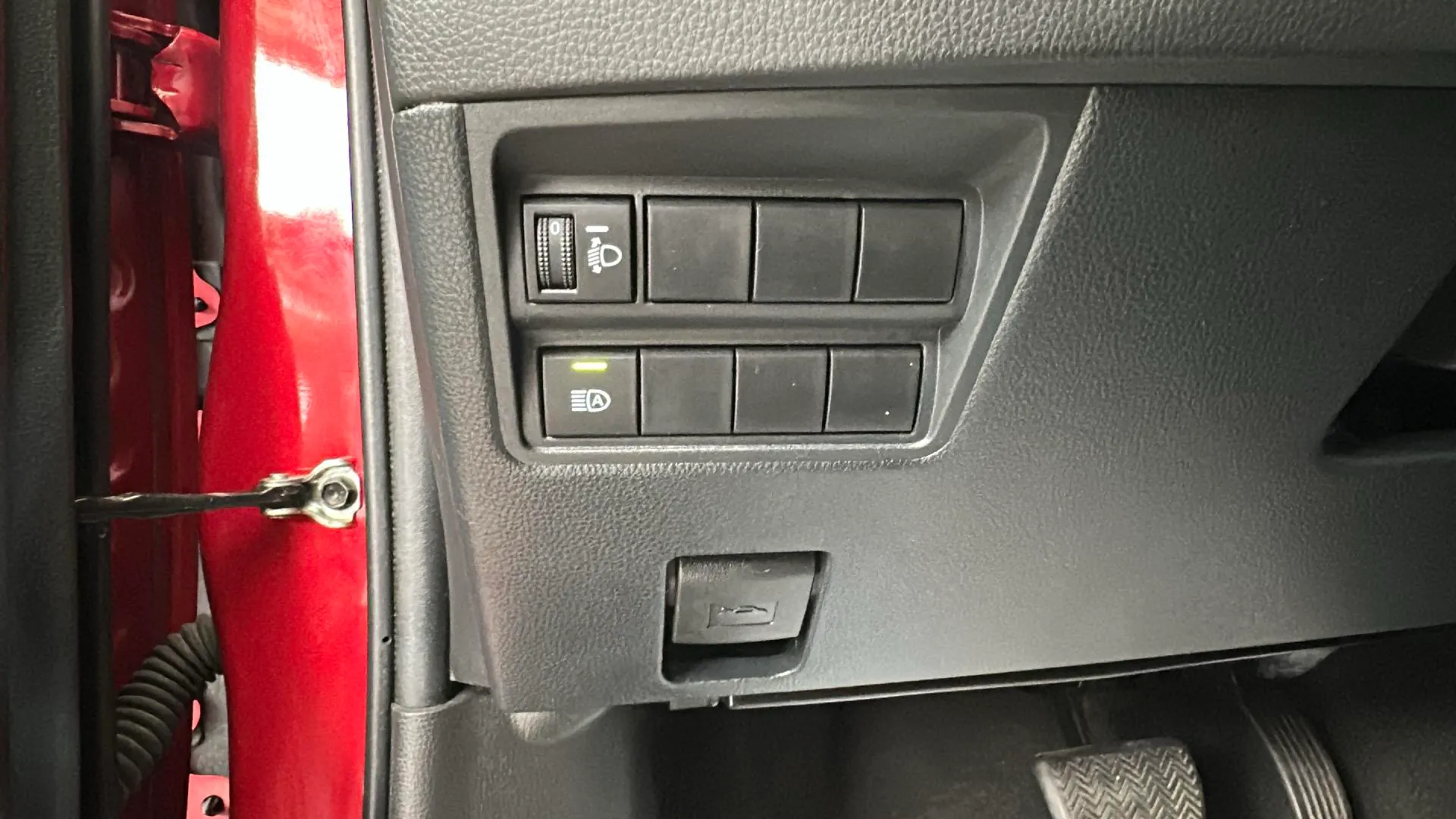 Toyota Yaris 1.5 120H Active Plus - foto 17