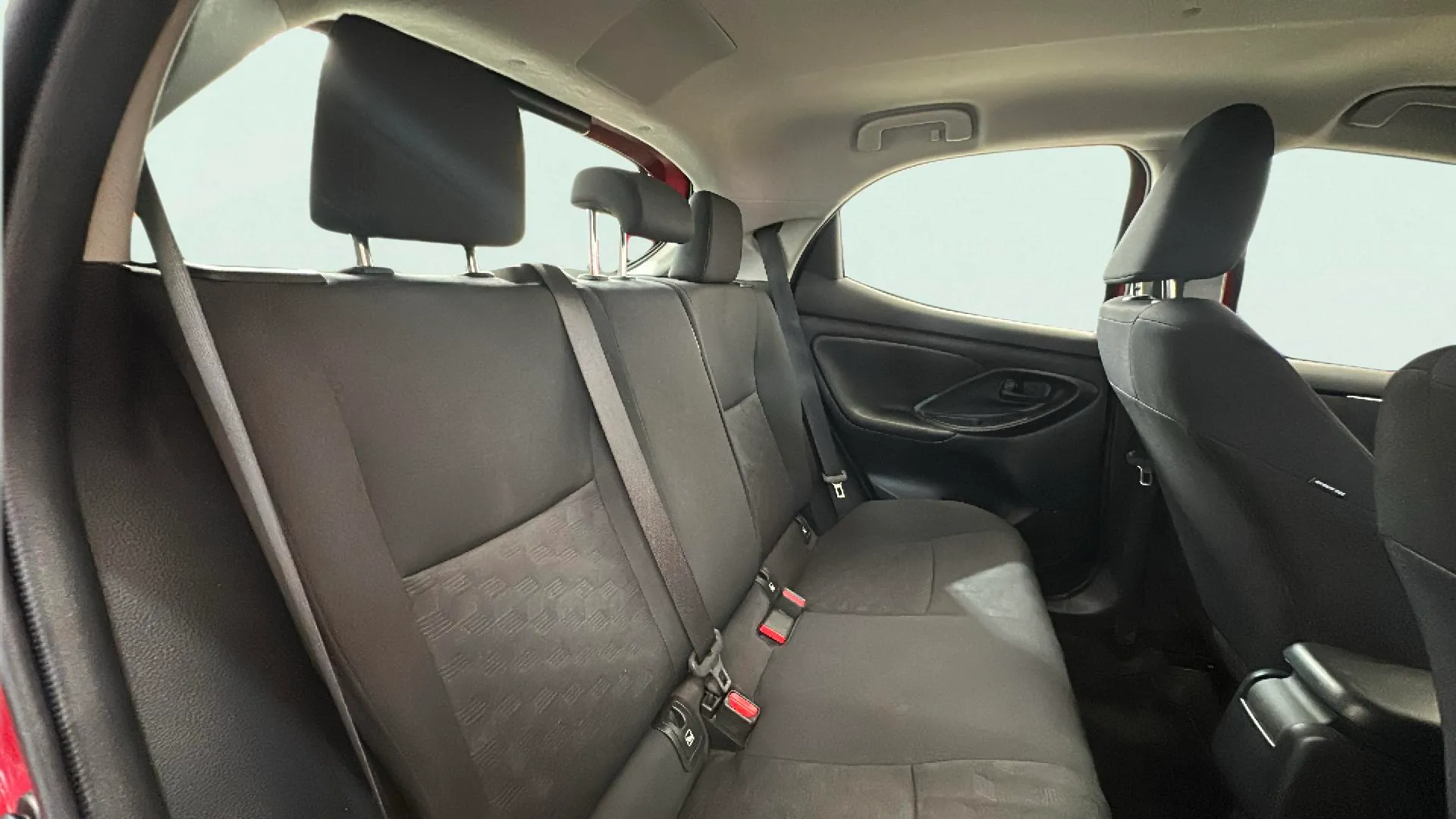 Toyota Yaris 1.5 120H Active Plus - foto 26
