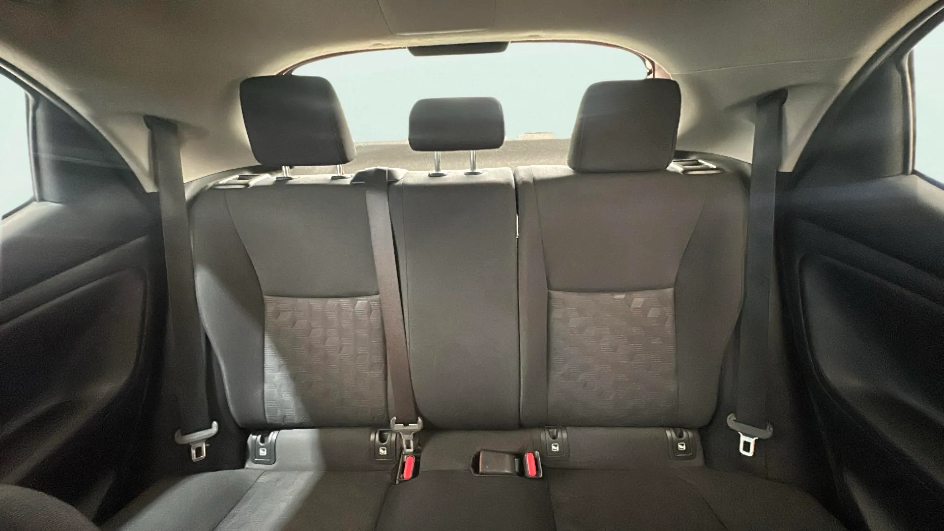 Toyota Yaris 1.5 120H Active Plus - foto 23