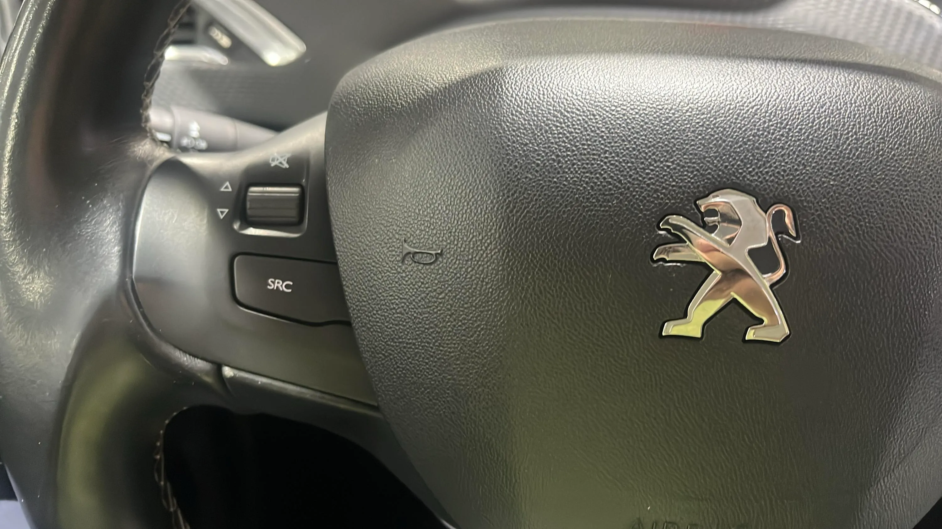 Peugeot 208 Tech Edition1.2L PureTech - foto 17