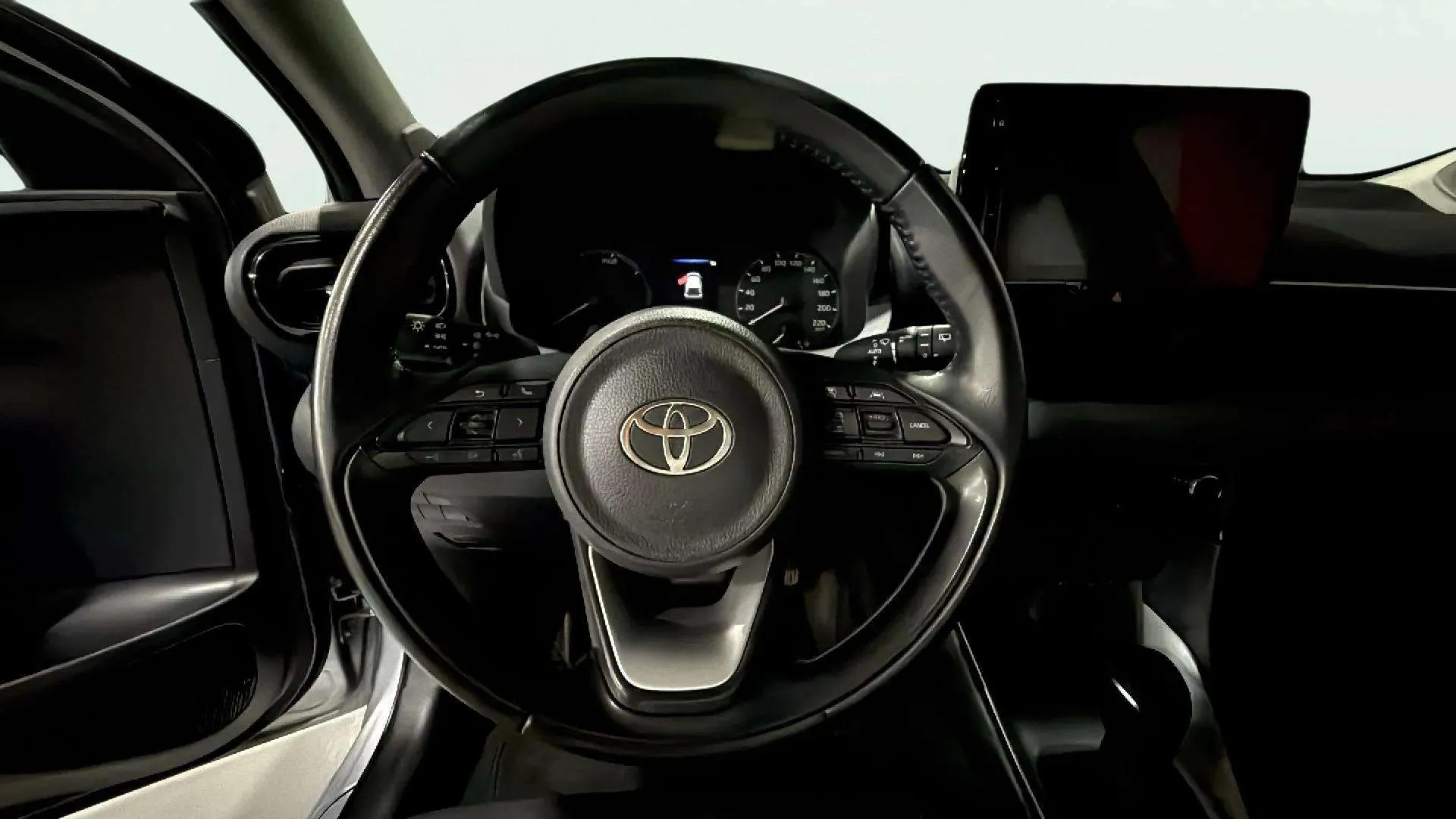 Toyota Yaris 1.5 120H Active Plus - foto 9