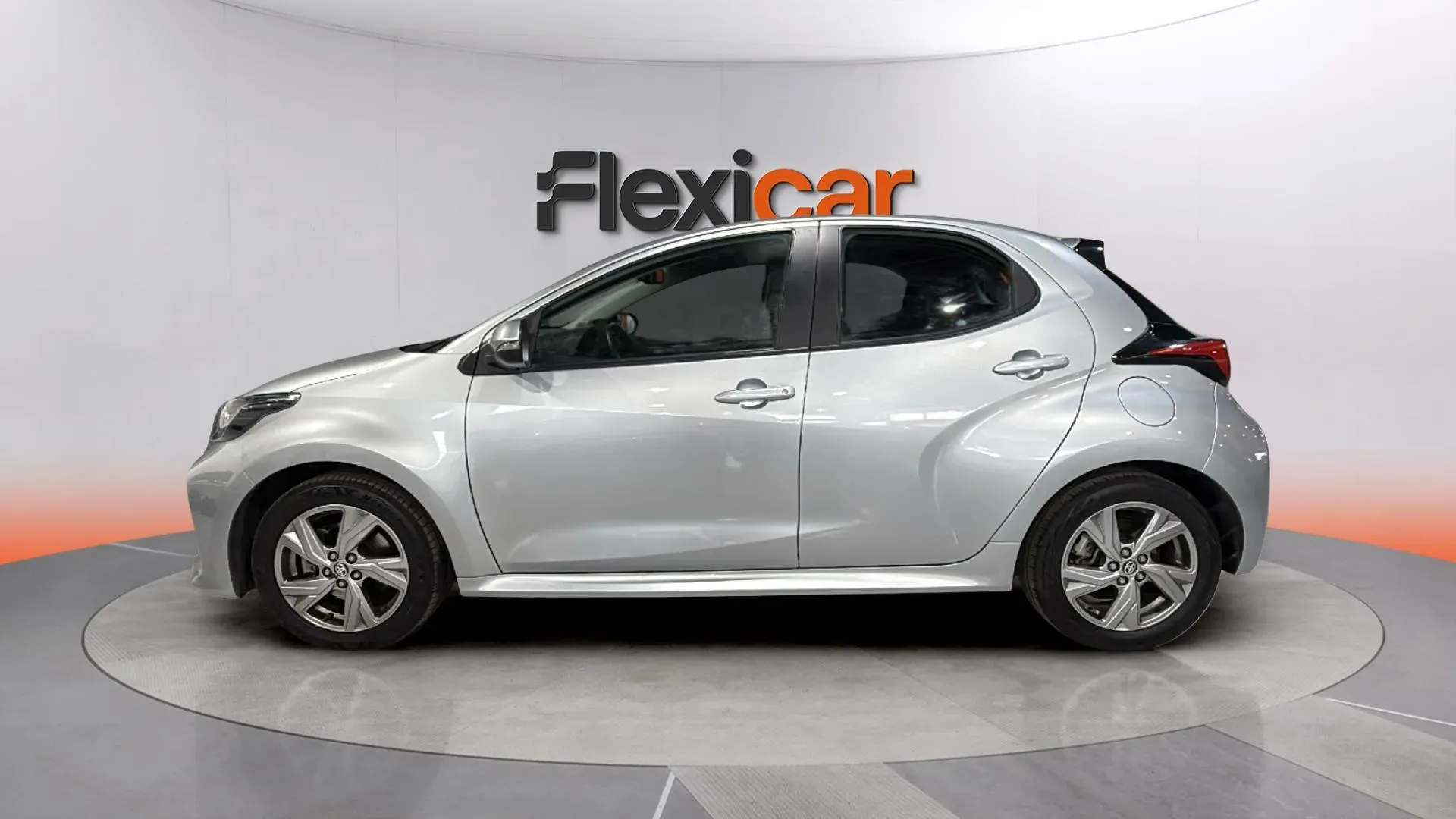 Toyota Yaris 1.5 120H Active Plus - foto 4