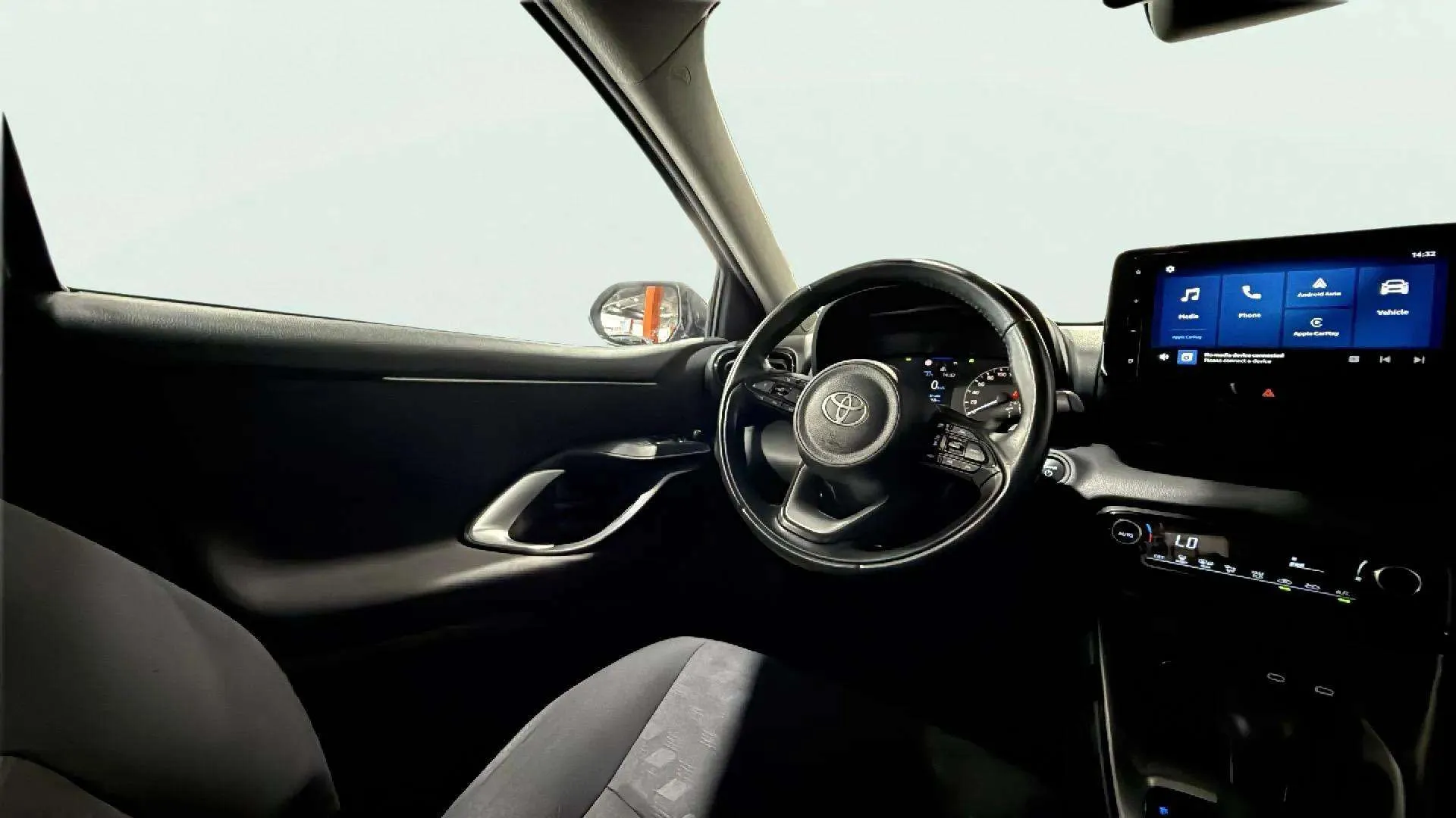 Toyota Yaris 1.5 120H Active Plus - foto 29
