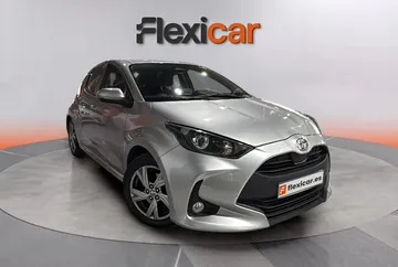 toyota yaris 15 120h active plus hibrido no enchufable automatica martorell 903000000259772