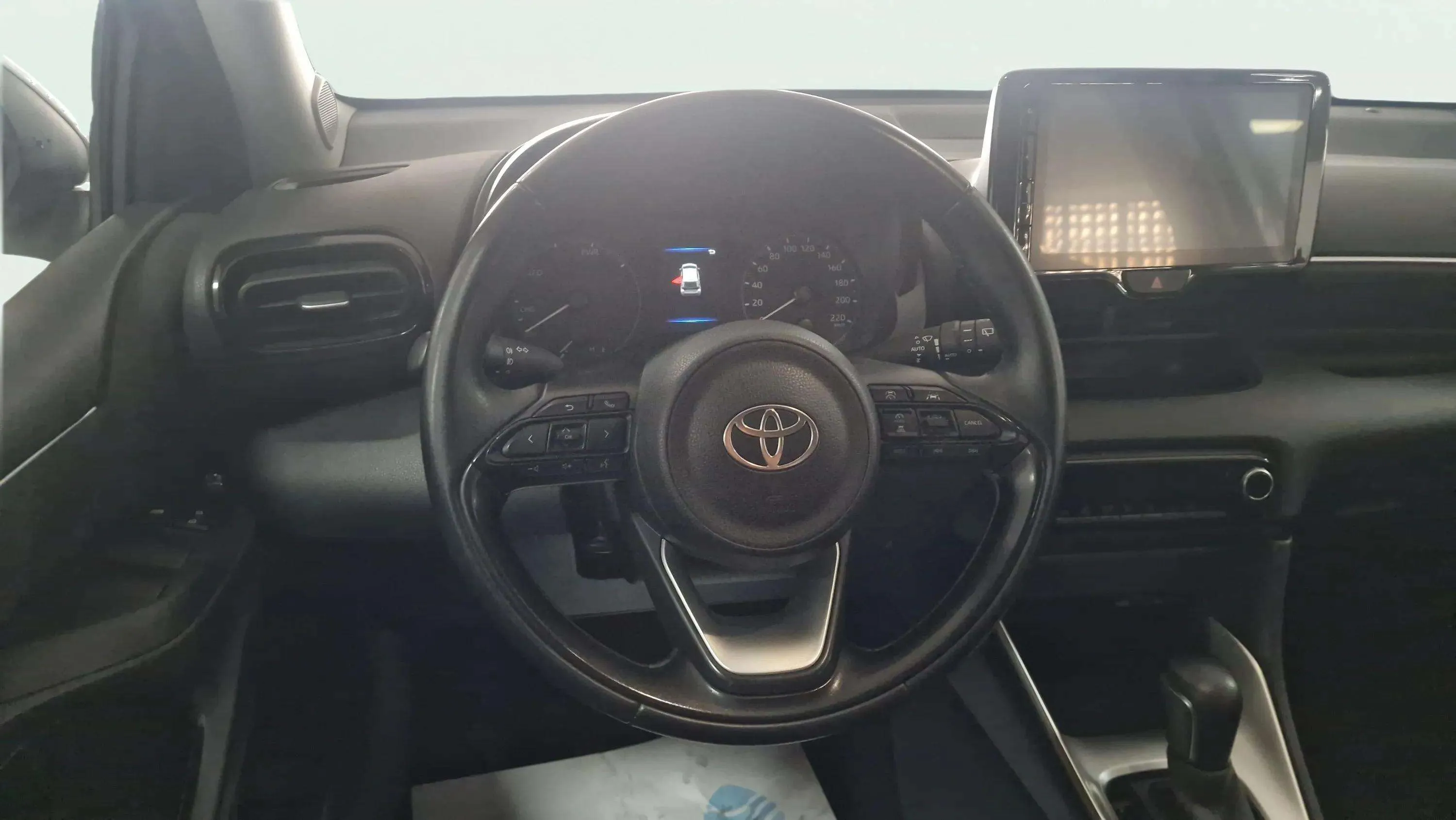 Toyota Yaris 1.5 120H Active Plus - foto 12