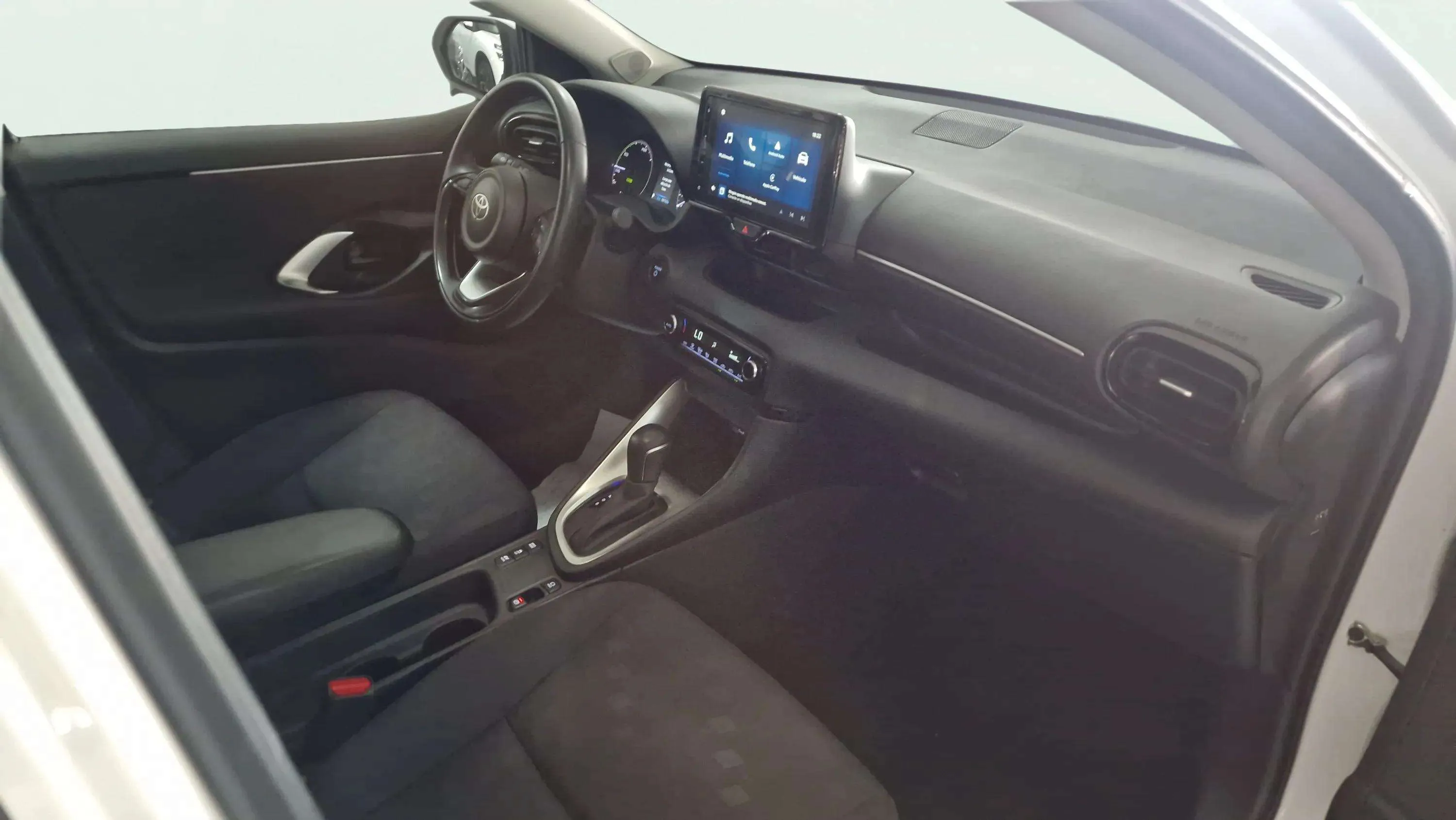 Toyota Yaris 1.5 120H Active Plus - foto 22